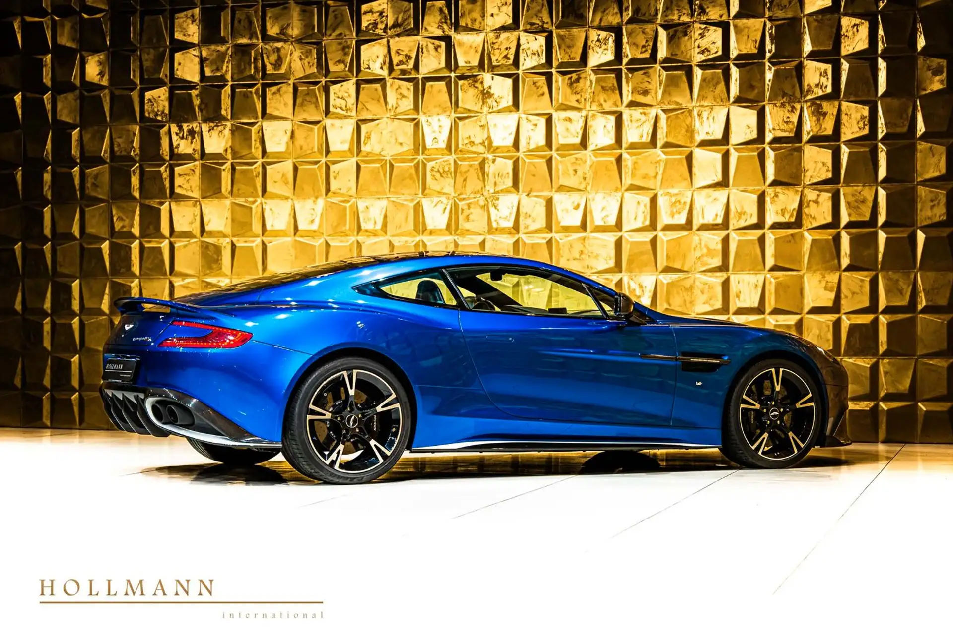 애스턴마틴 뱅퀴시 Coupe 2018 파랑 사진 3