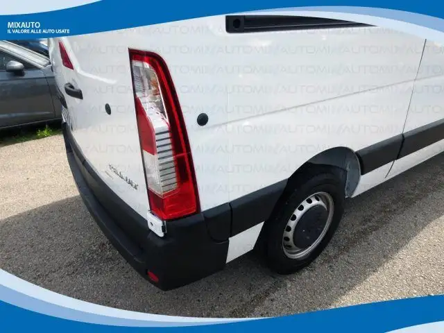 Renault Master view 9