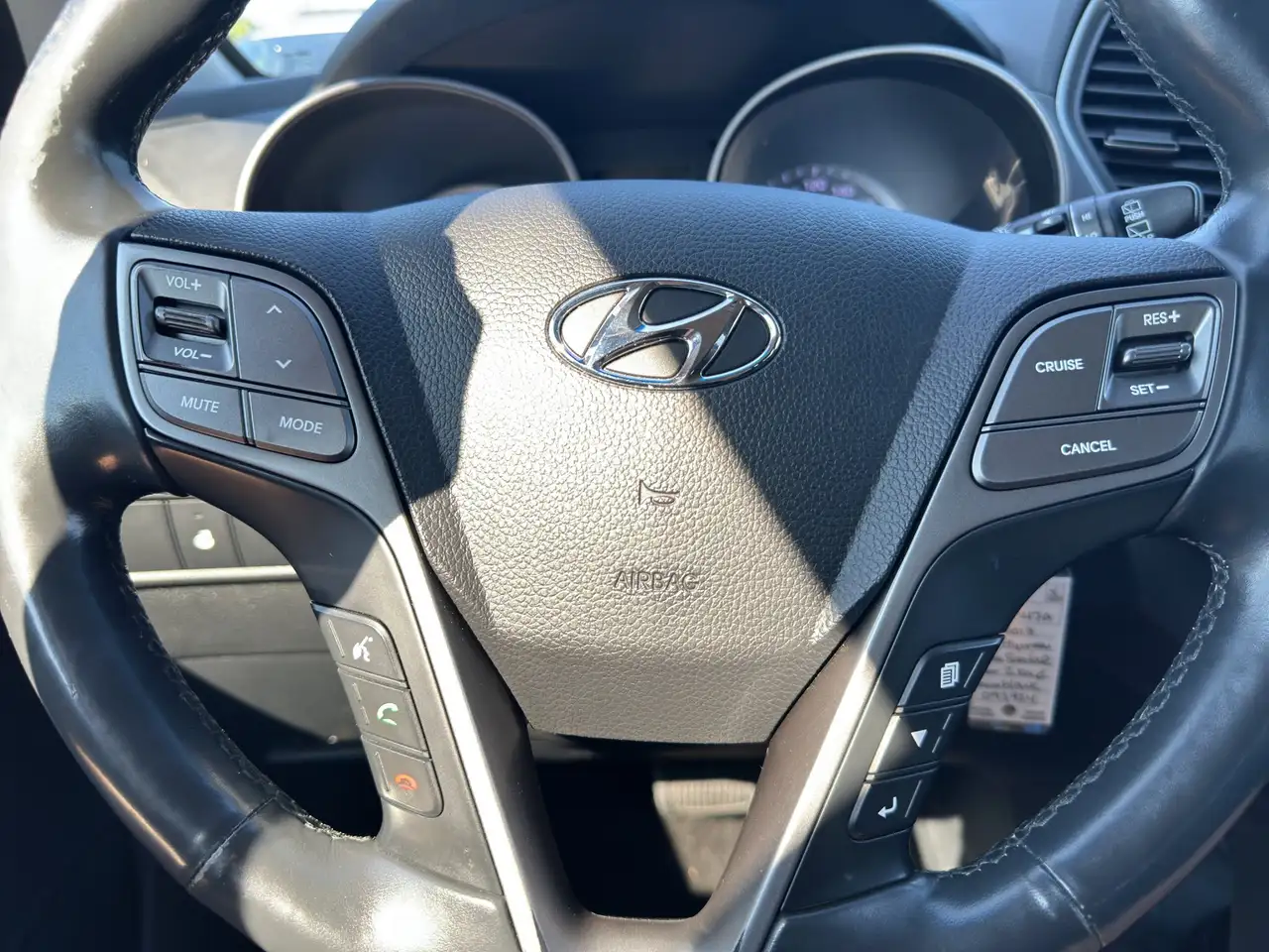 Hyundai SANTA FE photo Hyundai SANTA FE
