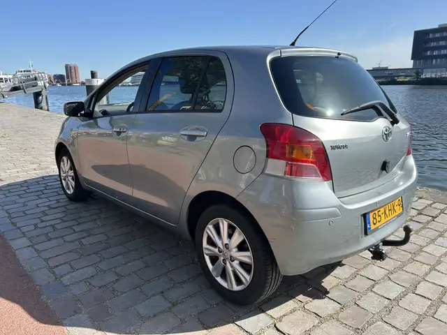 Toyota Yaris view 5