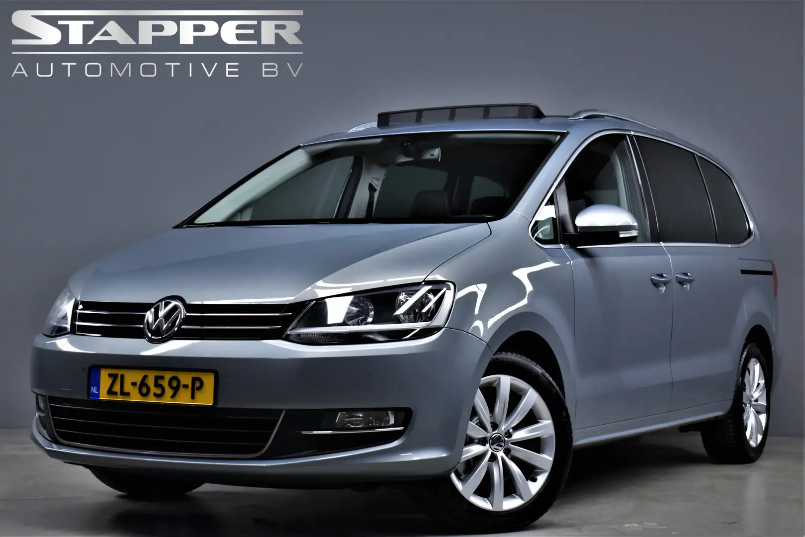 Volkswagen Sharan 1.4 TSI 150pk Highline 7-Pers. Pano/Navi/H.Leer/Al Blauw - 1