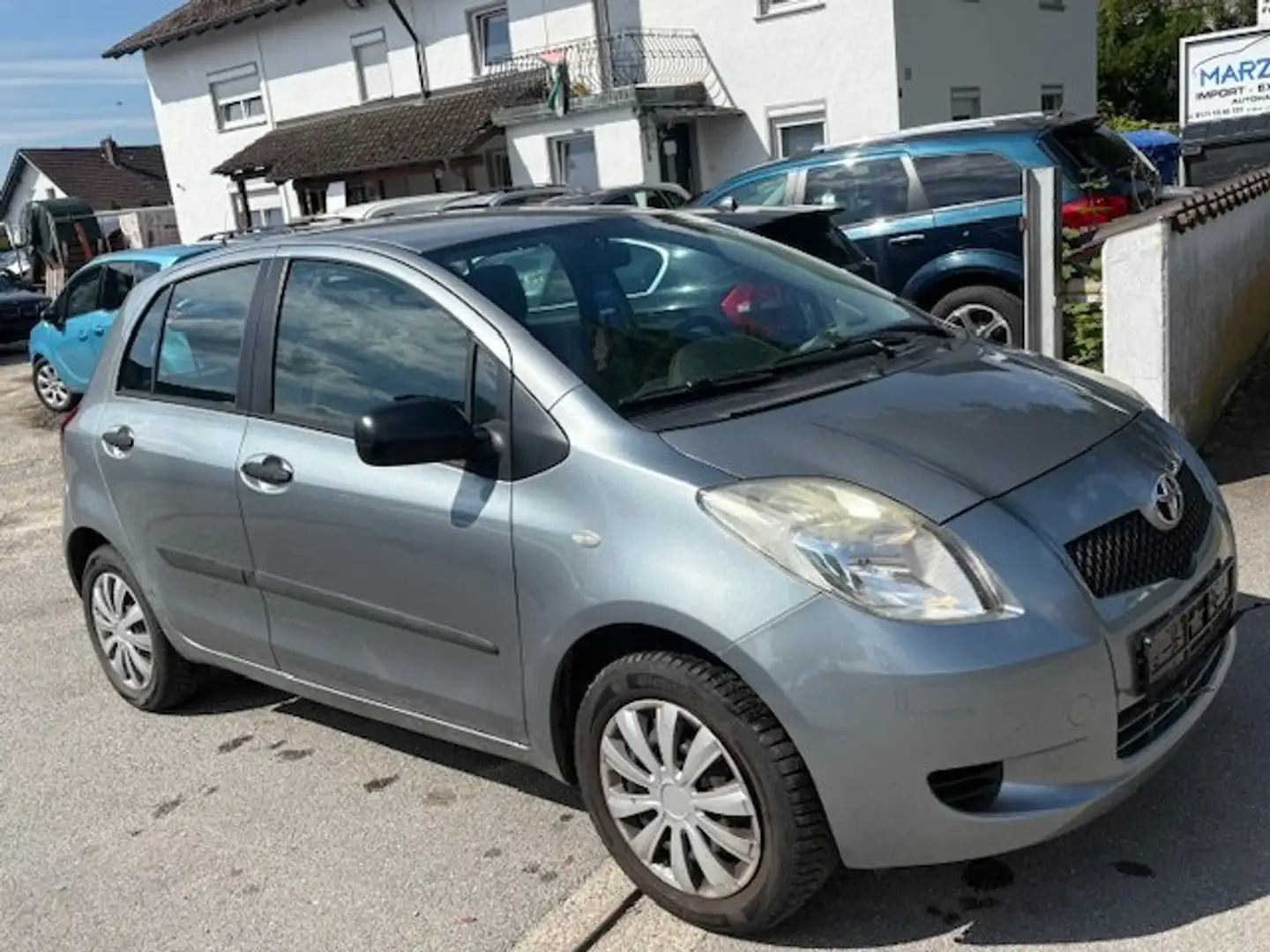 Toyota Yaris Cool Grau - 2