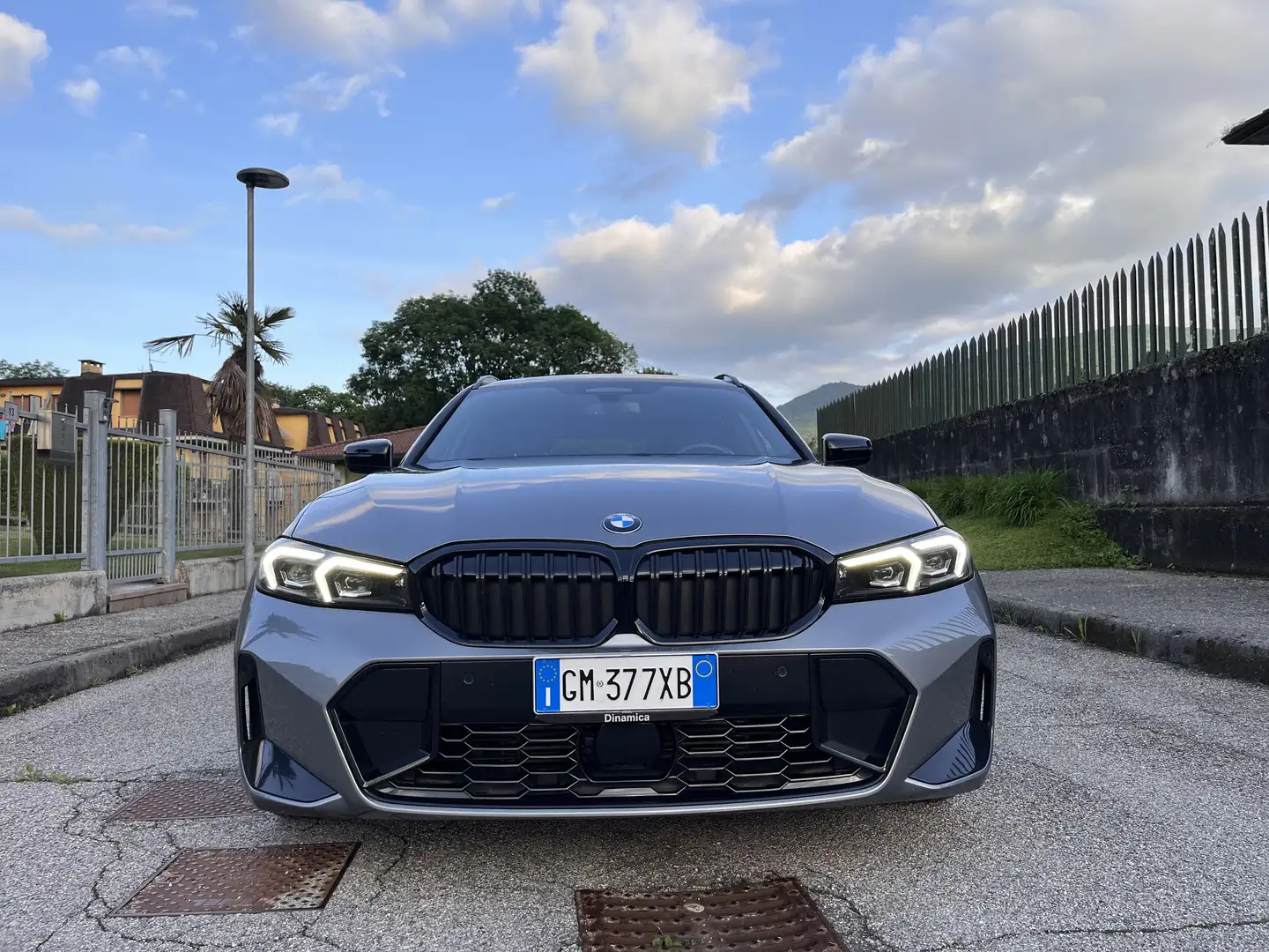 BMW 330 330d Touring mhev 48V xdrive MSport auto - 1