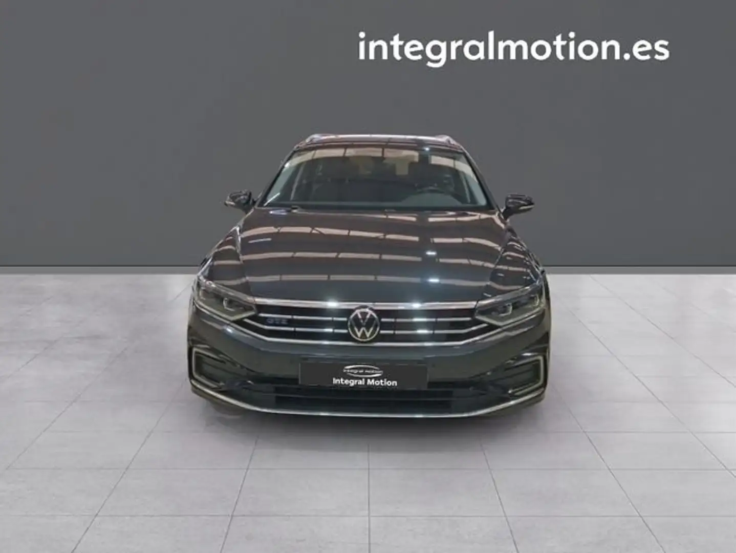 Volkswagen Passat Variant GTE 1.4 TSI e-Power Gris - 2