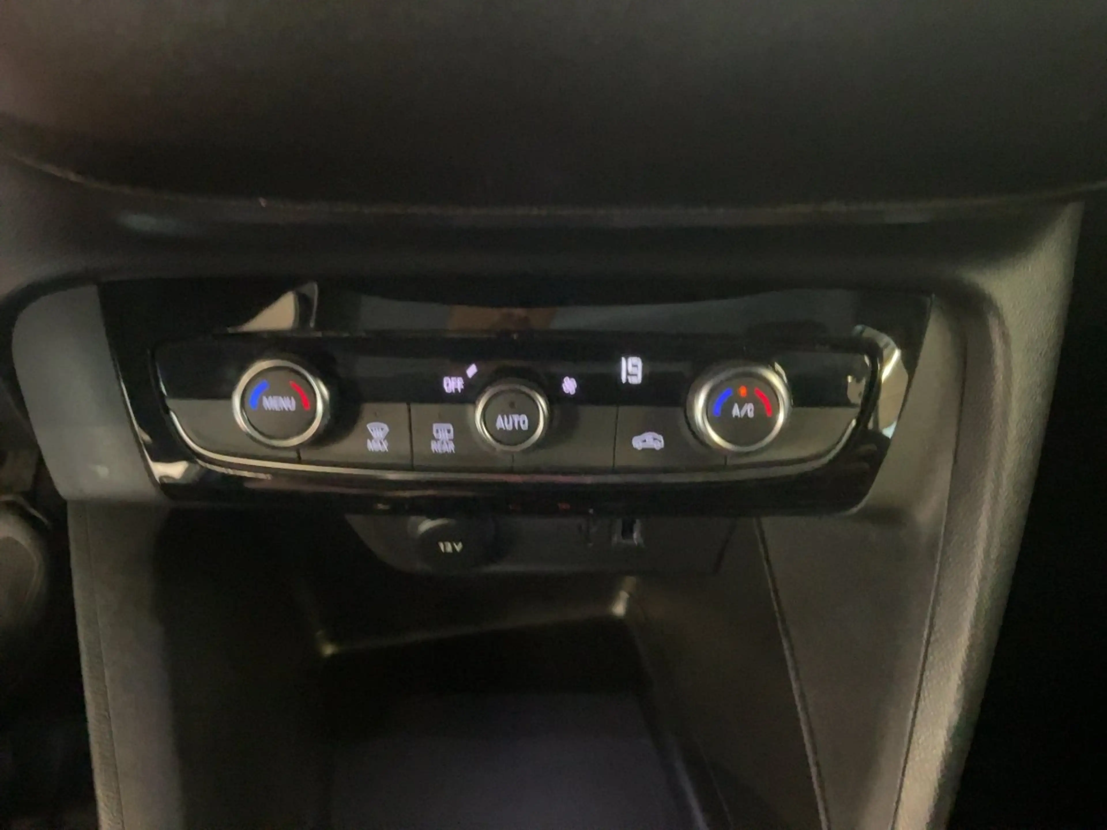 Opel Corsa-e Corsa F e Elegance LED+Navi+Standh.+KlimaA+LM — photo 15