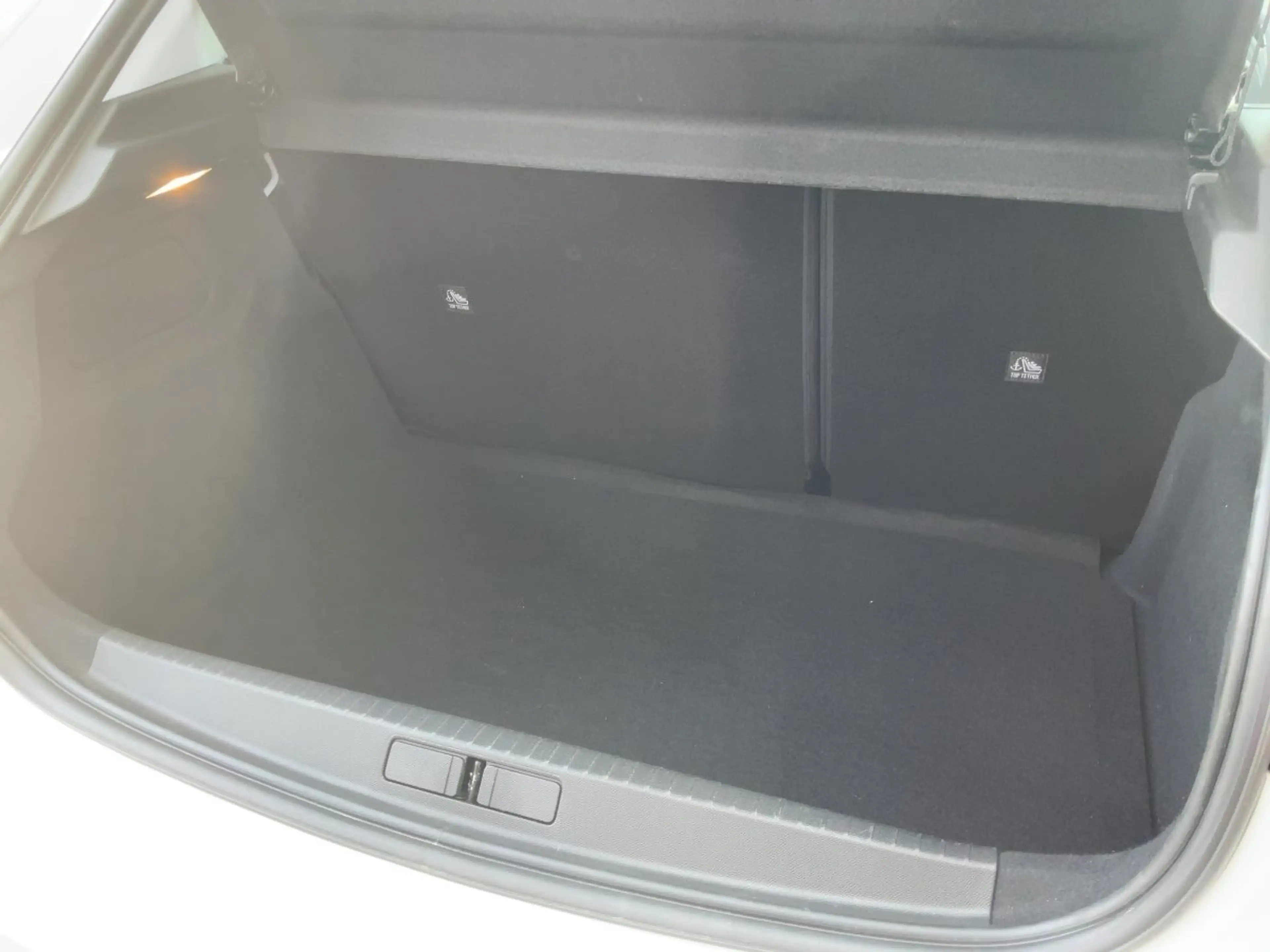 Opel Corsa-e Corsa F e Elegance LED+Navi+Standh.+KlimaA+LM — photo 9