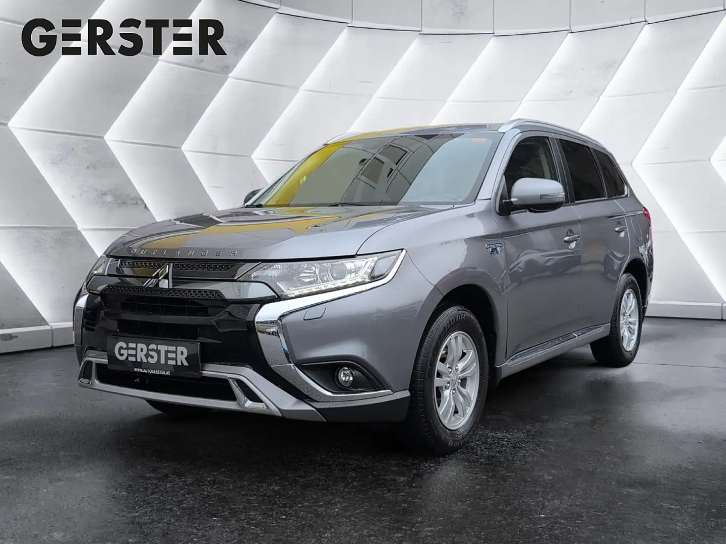 Mitsubishi Outlander 2,4 PHEV Intense Grau - 1