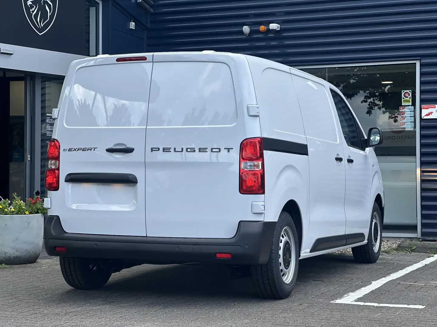 Peugeot e-Expert 75 kWh Long | Parkeercamera/-sensoren | Navigatie - 2