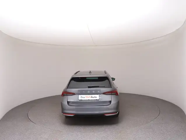 Skoda Octavia view 6