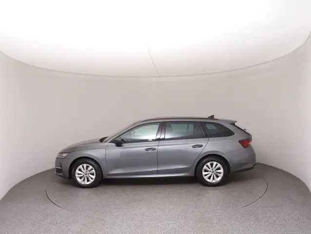 Skoda Octavia view 8