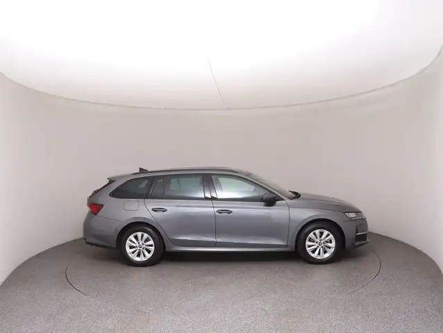 Skoda Octavia view 7