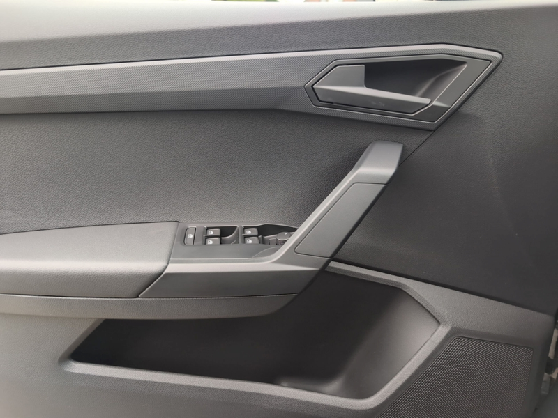 SEAT Arona REFERENCE 1.0 TSI LED GRA SITZHZG. FULL LINK MY-26 — photo 15