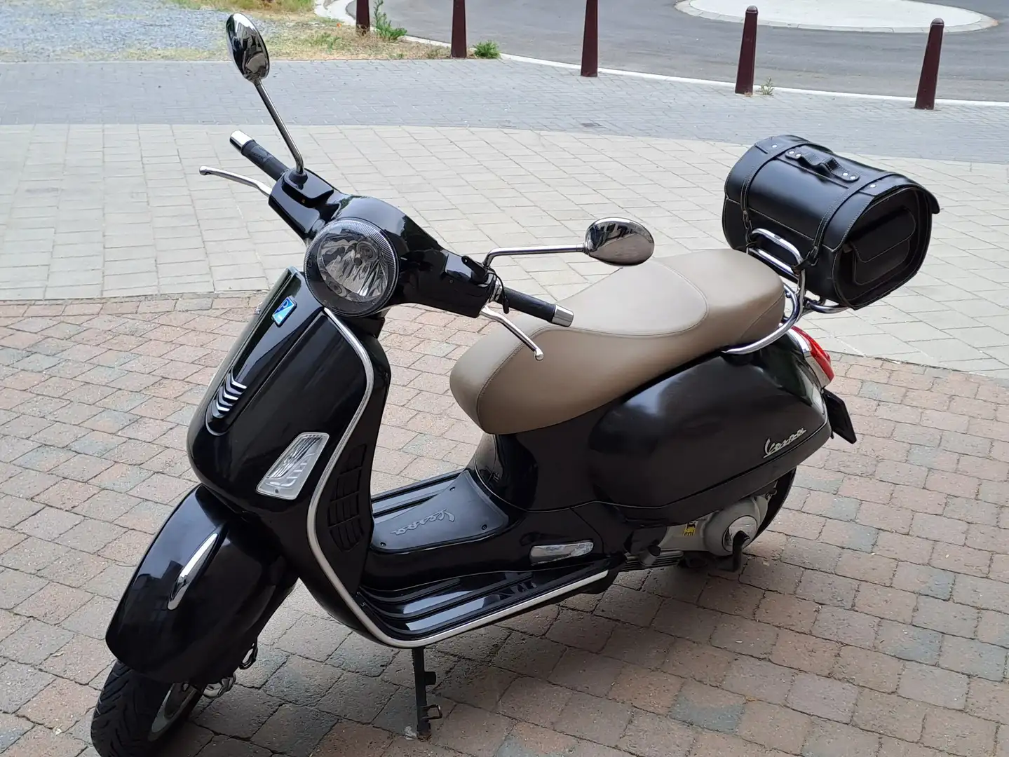 Vespa GTS 250 Noir - 1