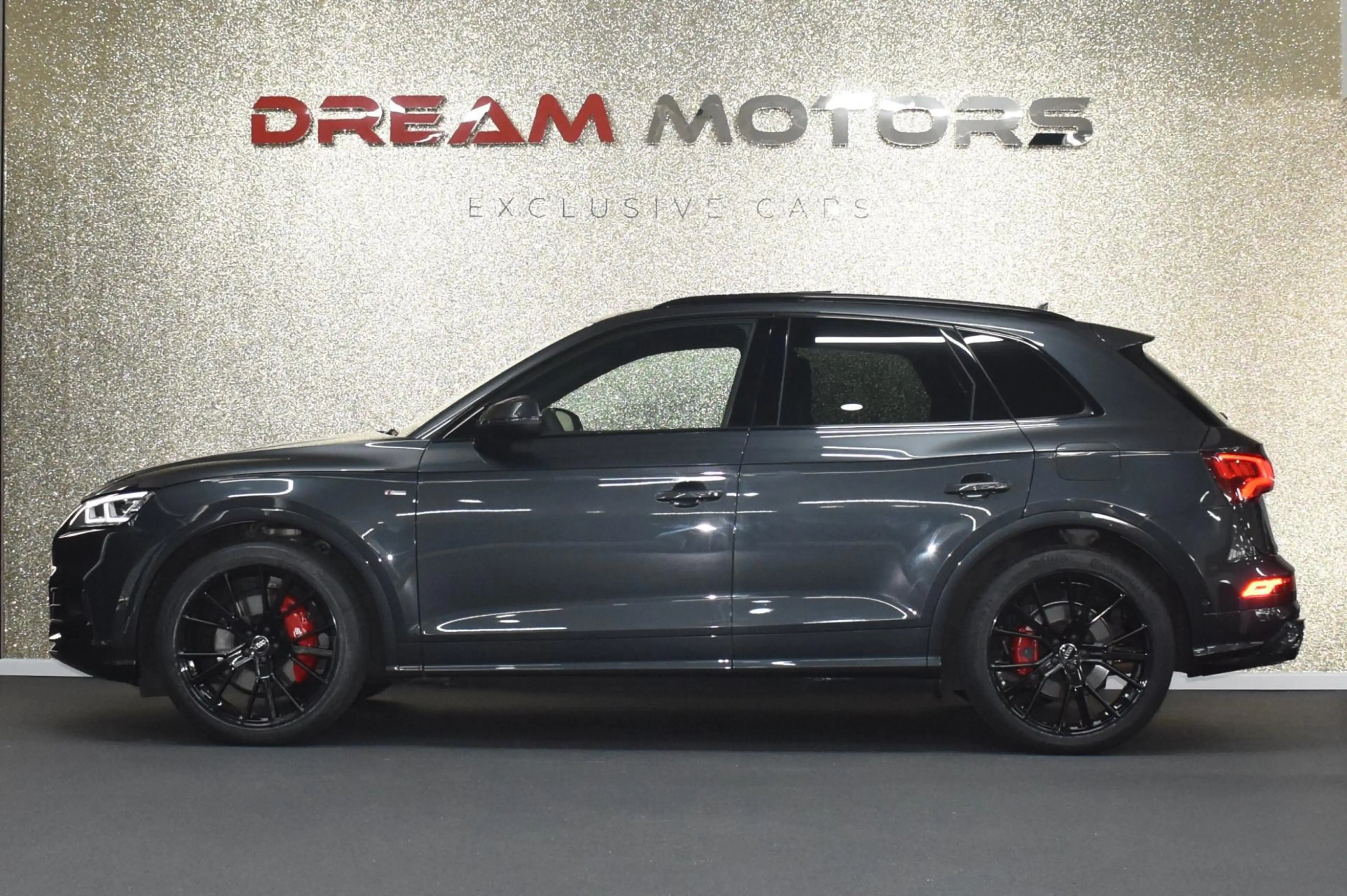Audi Q5 55 TFSI e Quattro COMPETITION 367pk | LUCHTVERING — photo 8
