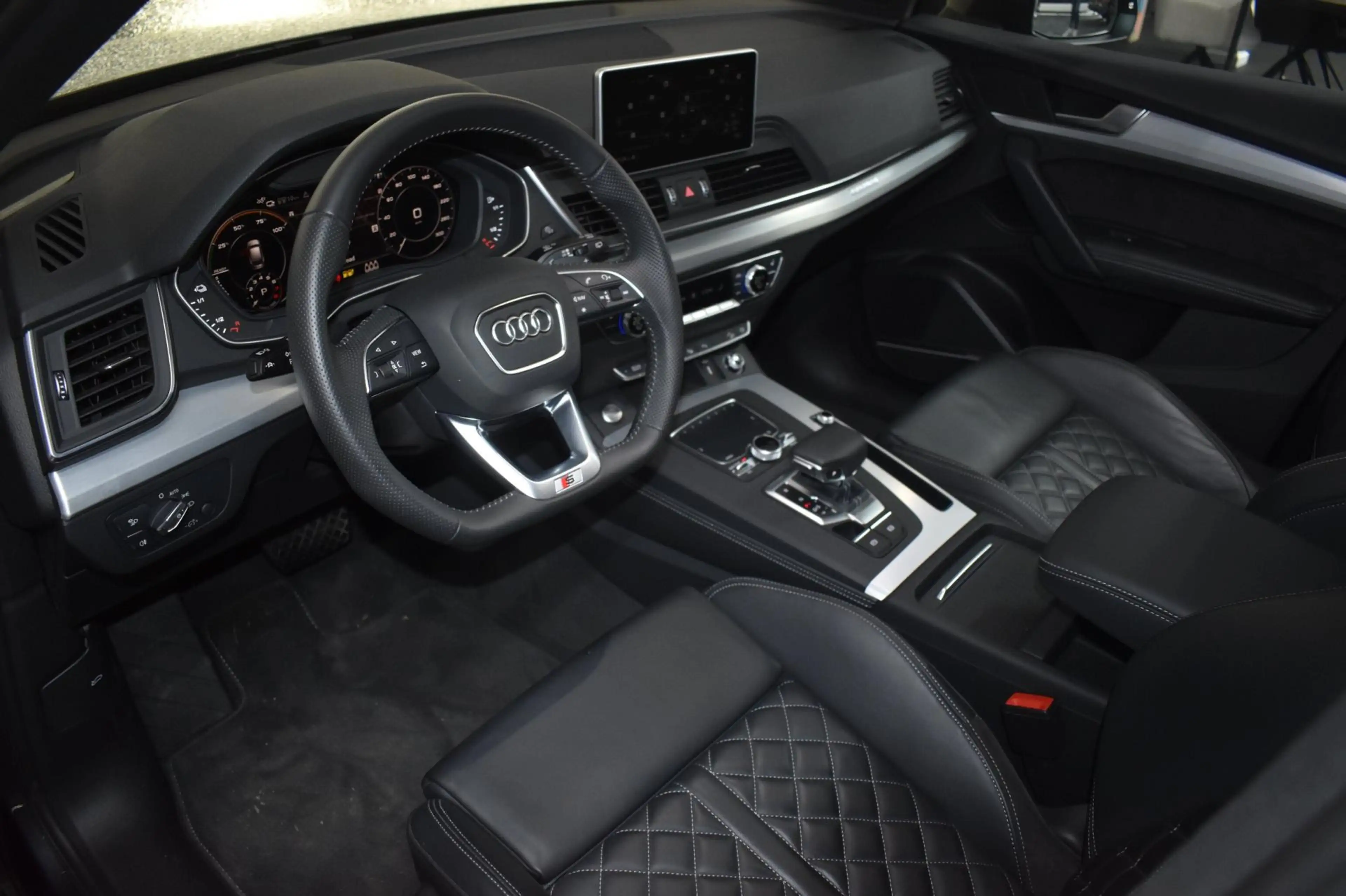 Audi Q5 55 TFSI e Quattro COMPETITION 367pk | LUCHTVERING — photo 15