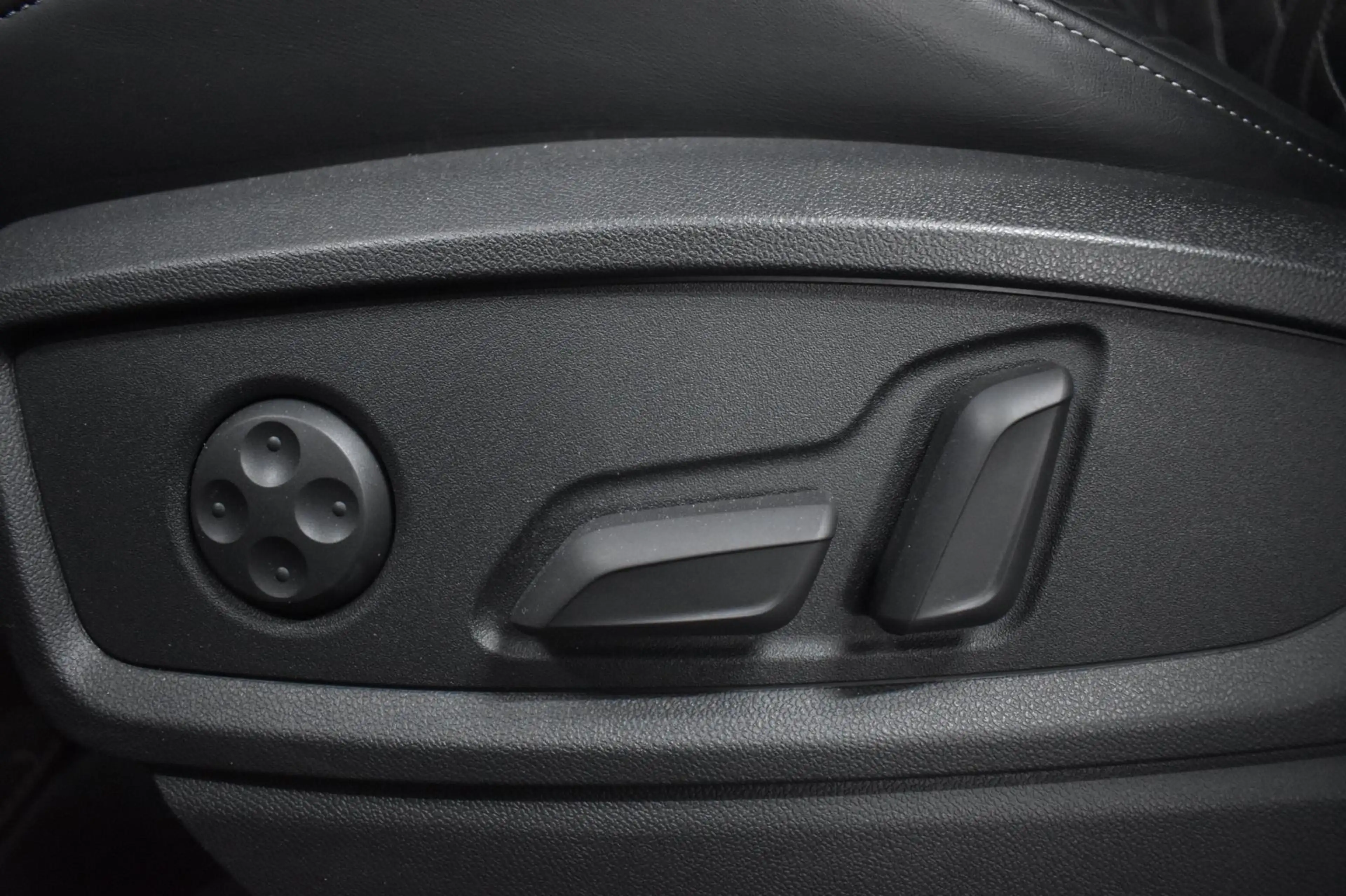Audi Q5 55 TFSI e Quattro COMPETITION 367pk | LUCHTVERING — photo 23