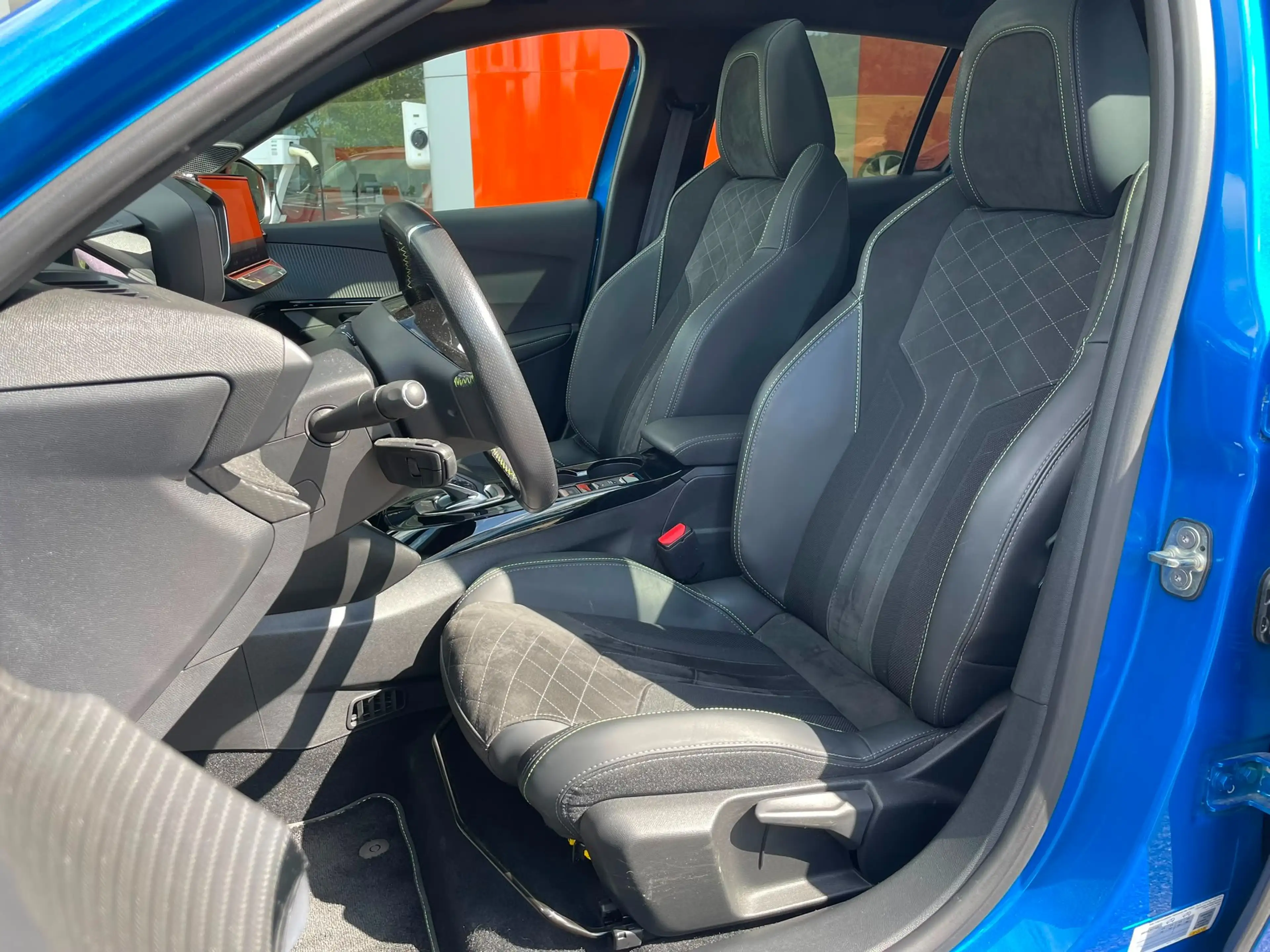 Peugeot e-208 208 e 136 GT Pack GARANTIE JUSQU'A 36 MOIS — photo 9