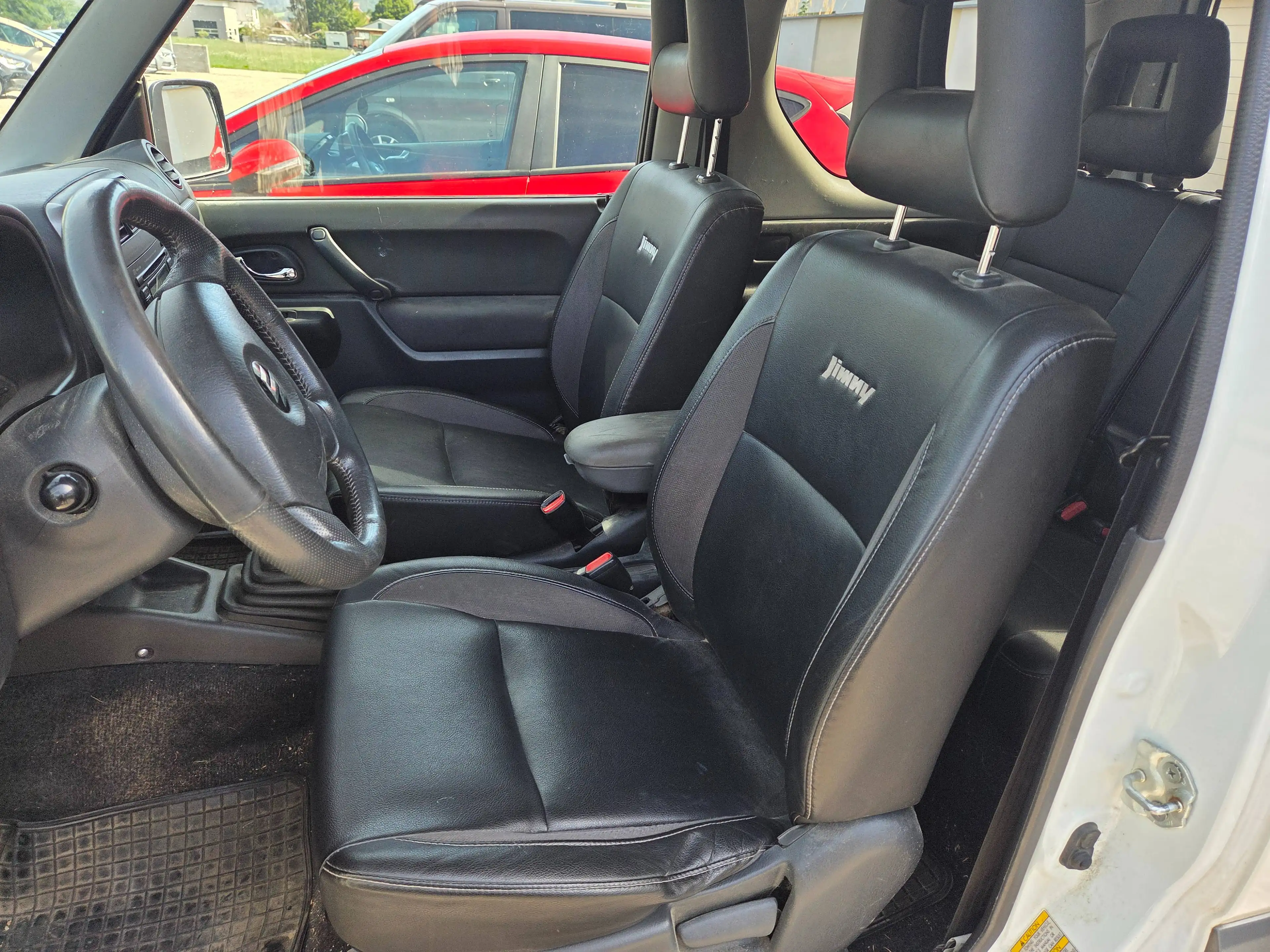 Suzuki Jimny — photo 8