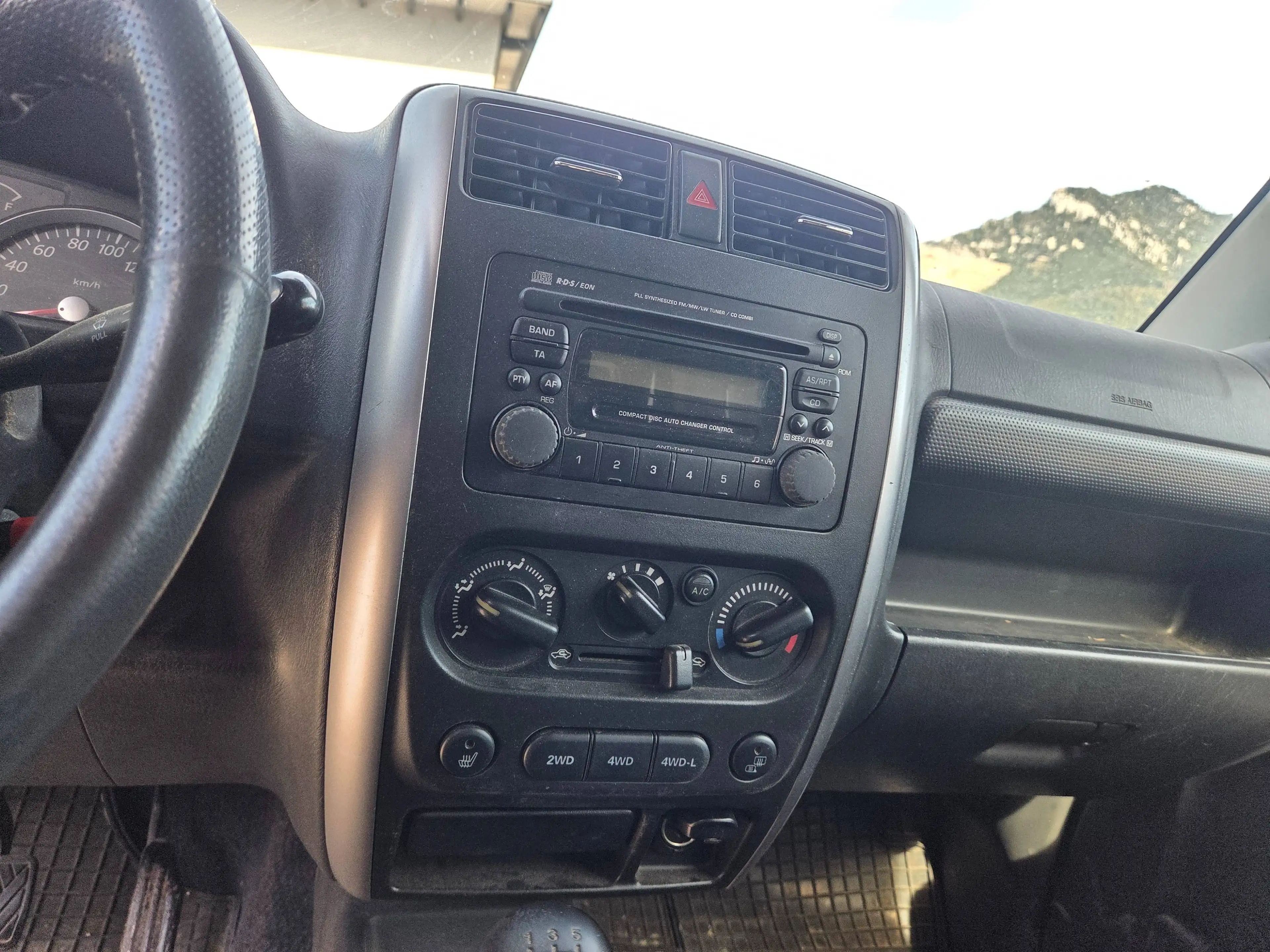 Suzuki Jimny — photo 10