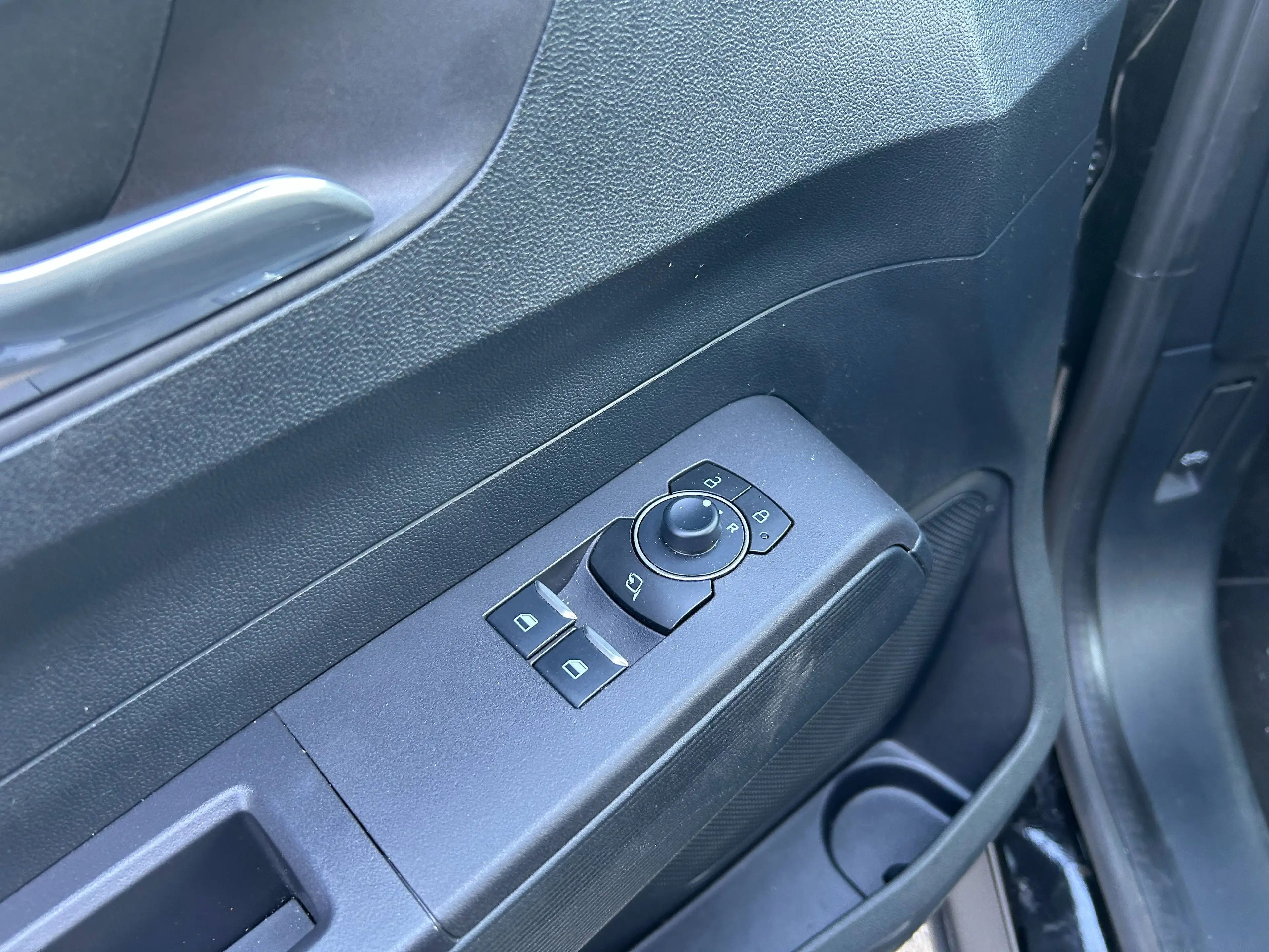 Ford Tourneo Courier Tourneo Courier 1.0 EcoBoost Titanium Titanium — photo 9