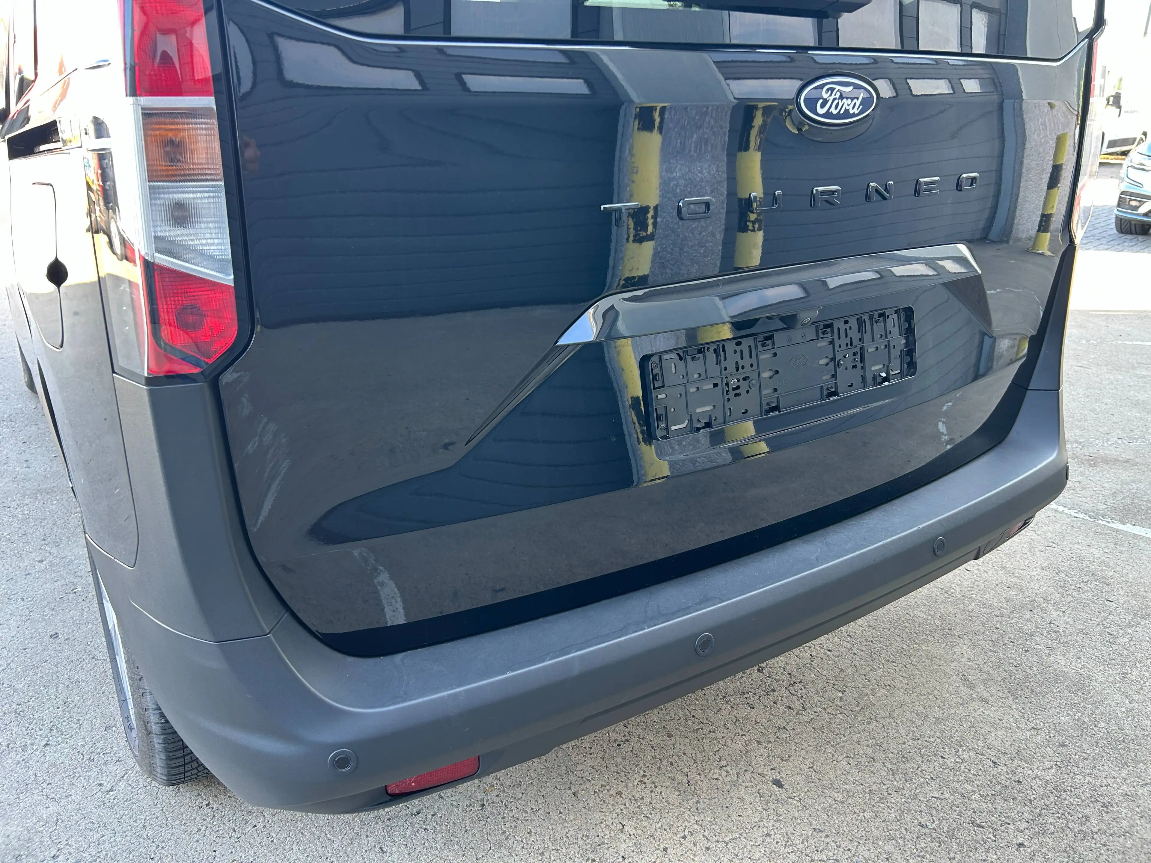 Ford Tourneo Courier Tourneo Courier 1.0 EcoBoost Titanium Titanium — photo 5