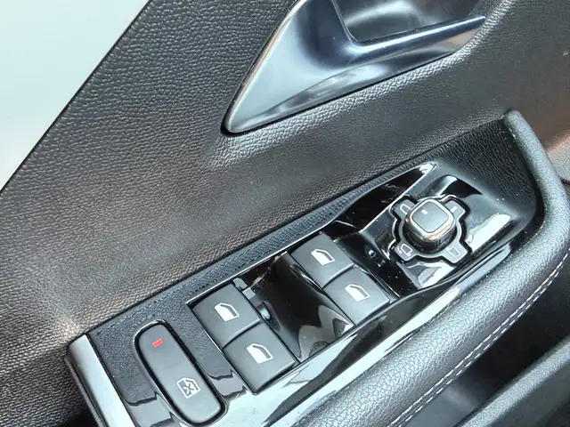 Opel Astra view 9