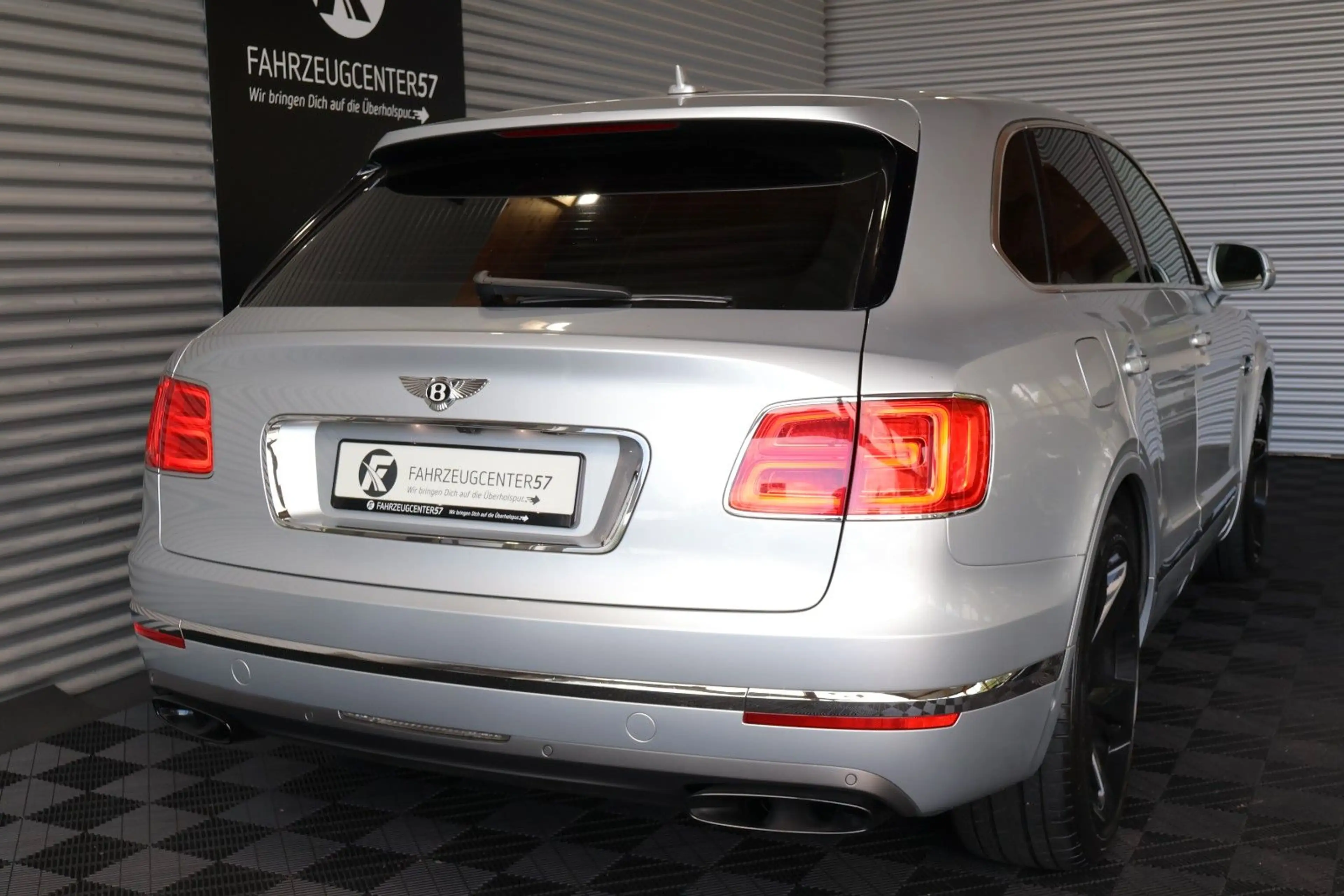 Bentley Bentayga 6.0 W12 4WD/SOFTCLOSE/PANO/LED/MASSAGE — photo 9
