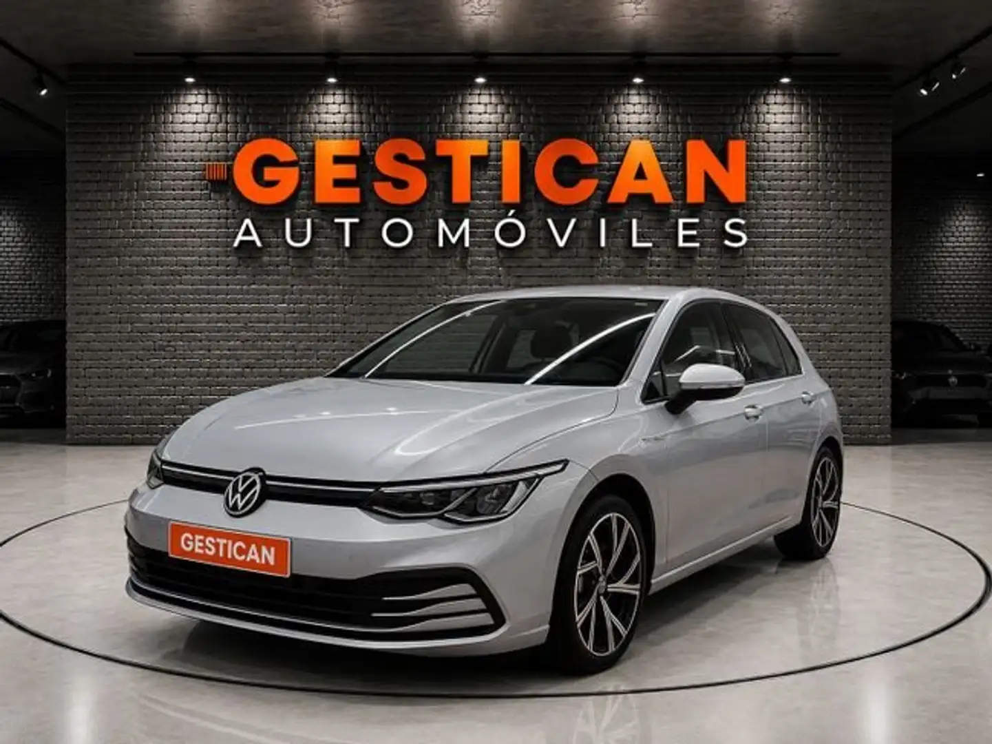 Volkswagen Golf 1.0 TSI Life 81kW Plateado - 1
