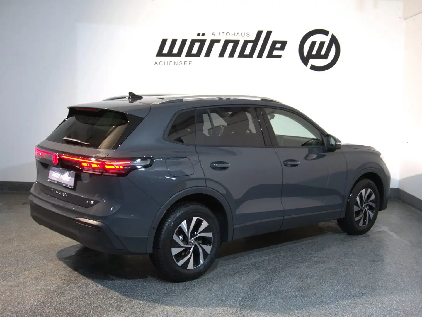 Volkswagen Tiguan Friends eTSI DSG Grau - 2