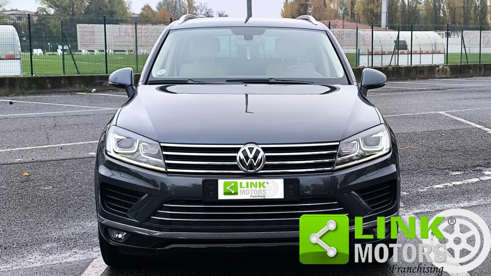 Volkswagen Touareg 3.0 TDI 204 CV tiptronic BlueMotion Techn. Executi Grigio - 2