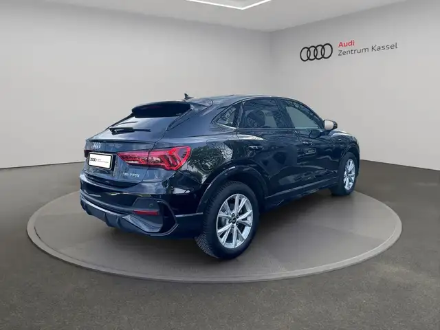 Audi Q3 view 7