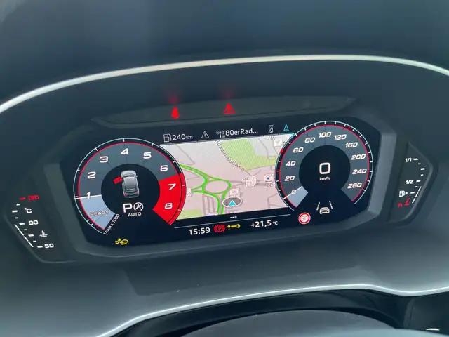 Audi Q3 view 13