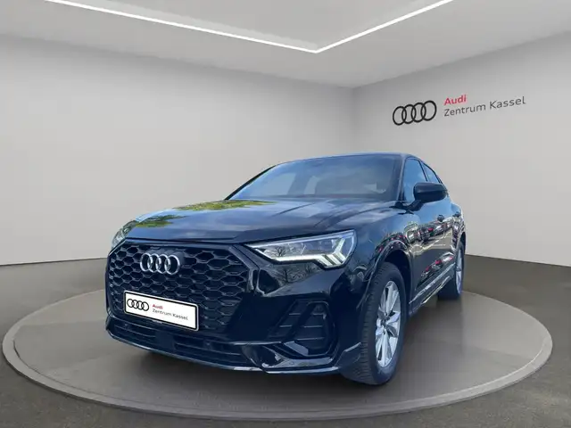 Audi Q3 view 3