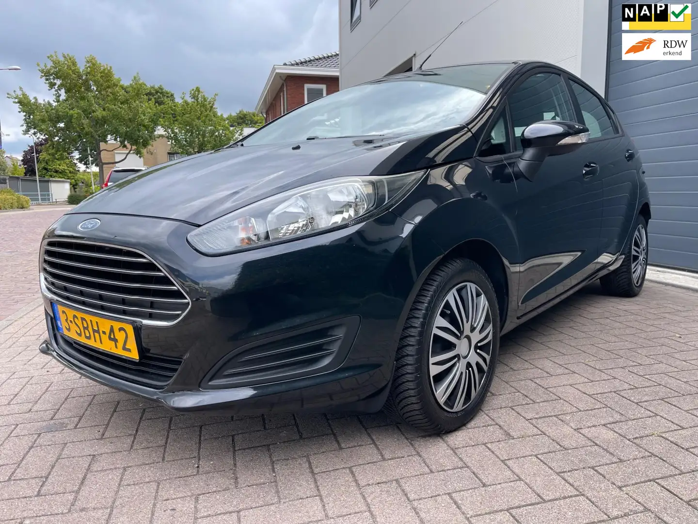 Ford Fiesta 1.0 Style/Navi/1eigenaar/Dealer-onderhouden/Airco/ Noir - 1
