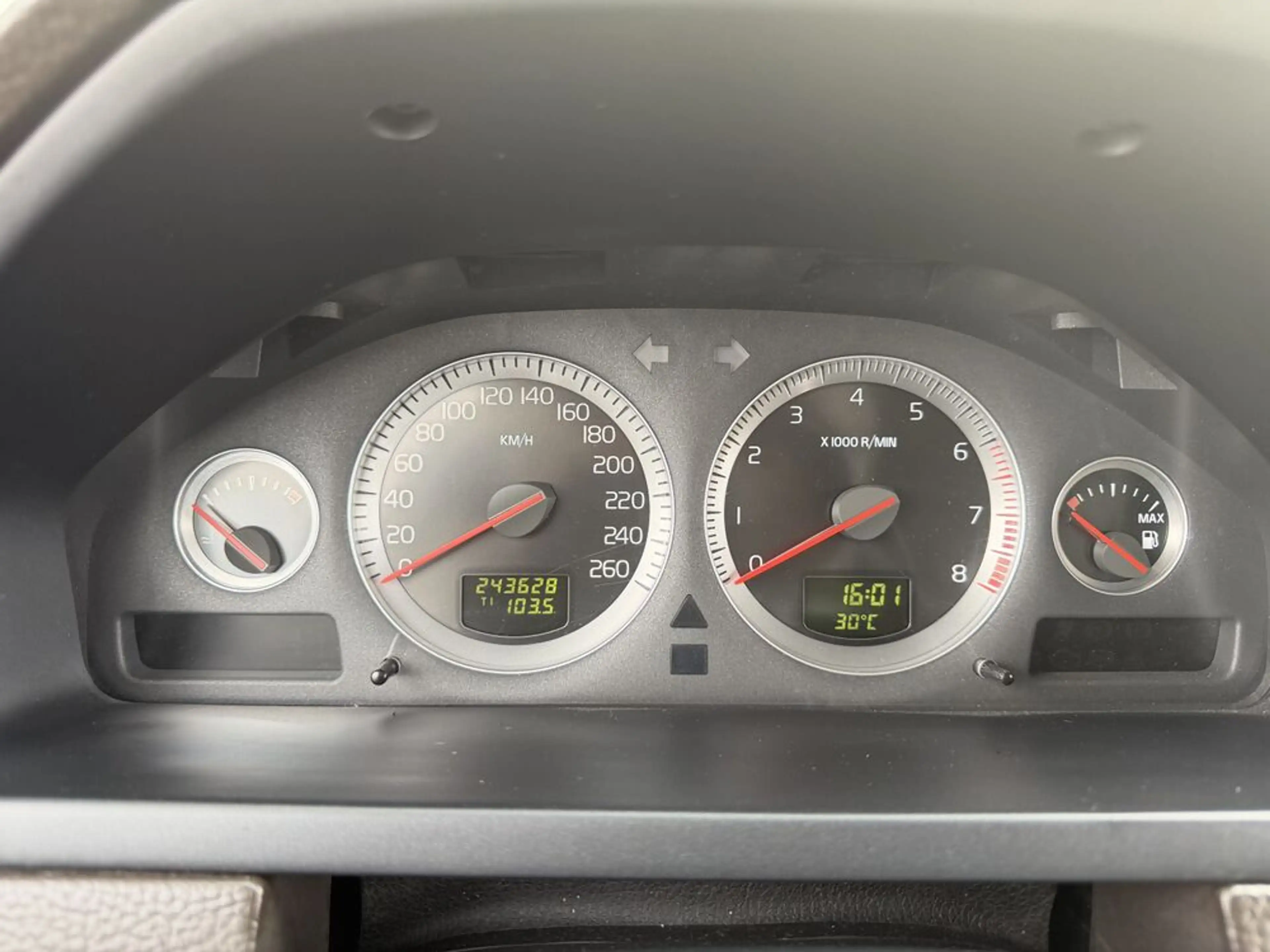 Volvo XC90 3,2 A Sport Geartronic 2.Besitz 7.Sitzer — photo 13