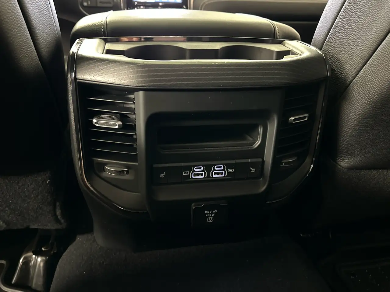 RAM 2500 снимка RAM 2500