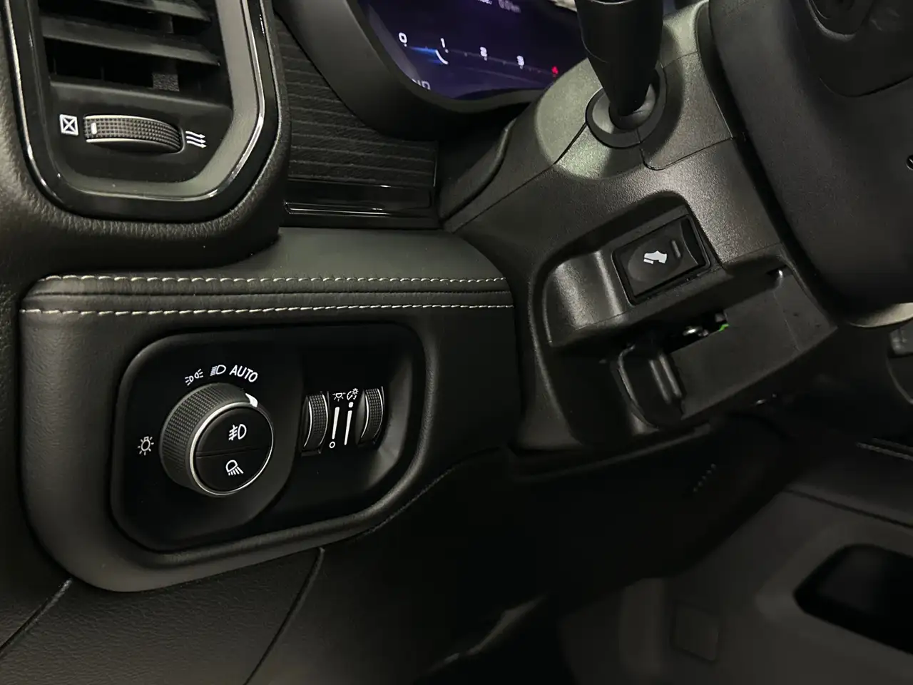 RAM 2500 снимка RAM 2500