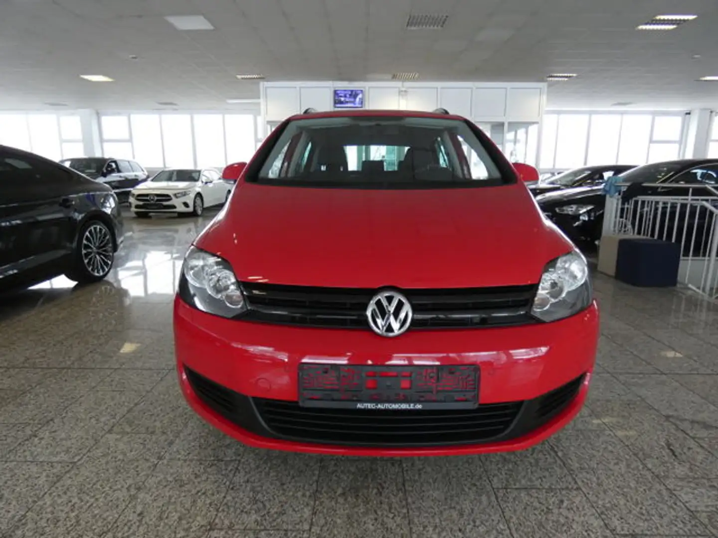 Volkswagen Golf Plus 1.6 TDI PARKSENSOREN+2-ZONEN-KLIMA Rood - 2