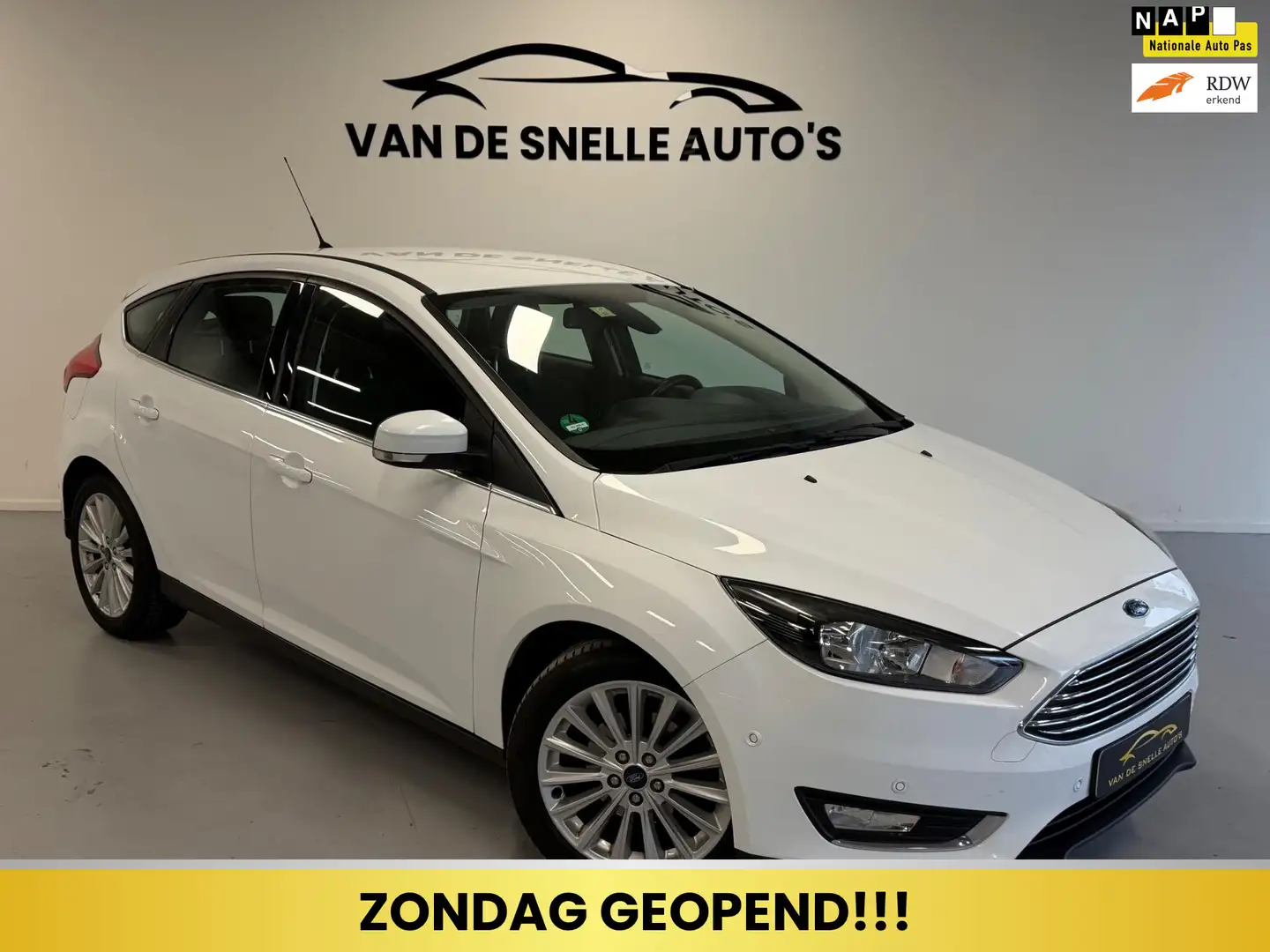 Ford Focus 1.5 TDCI Titanium Edition DEALERONDERHOUDEN/PDC/NA Weiß - 1
