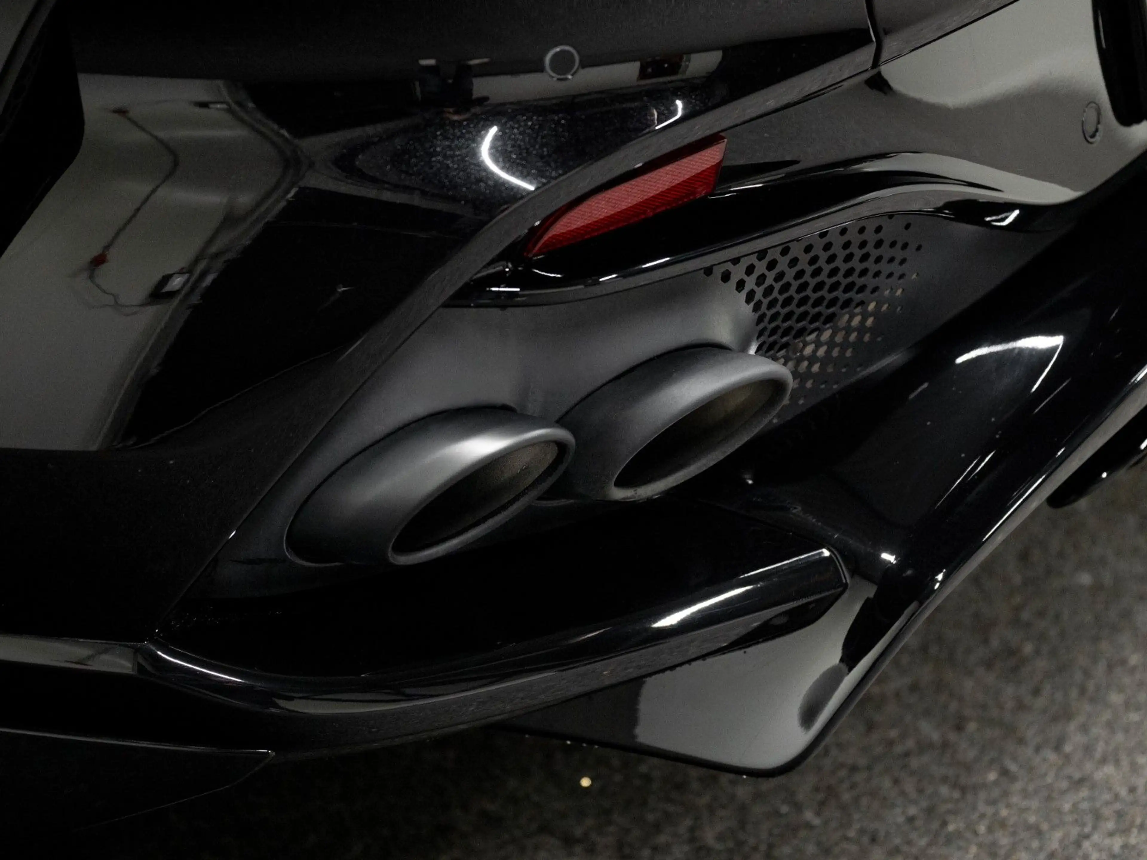 Aston Martin DBX 707 *Carbon*Sitzbelüftung*ACC*360*DesignPack — photo 13