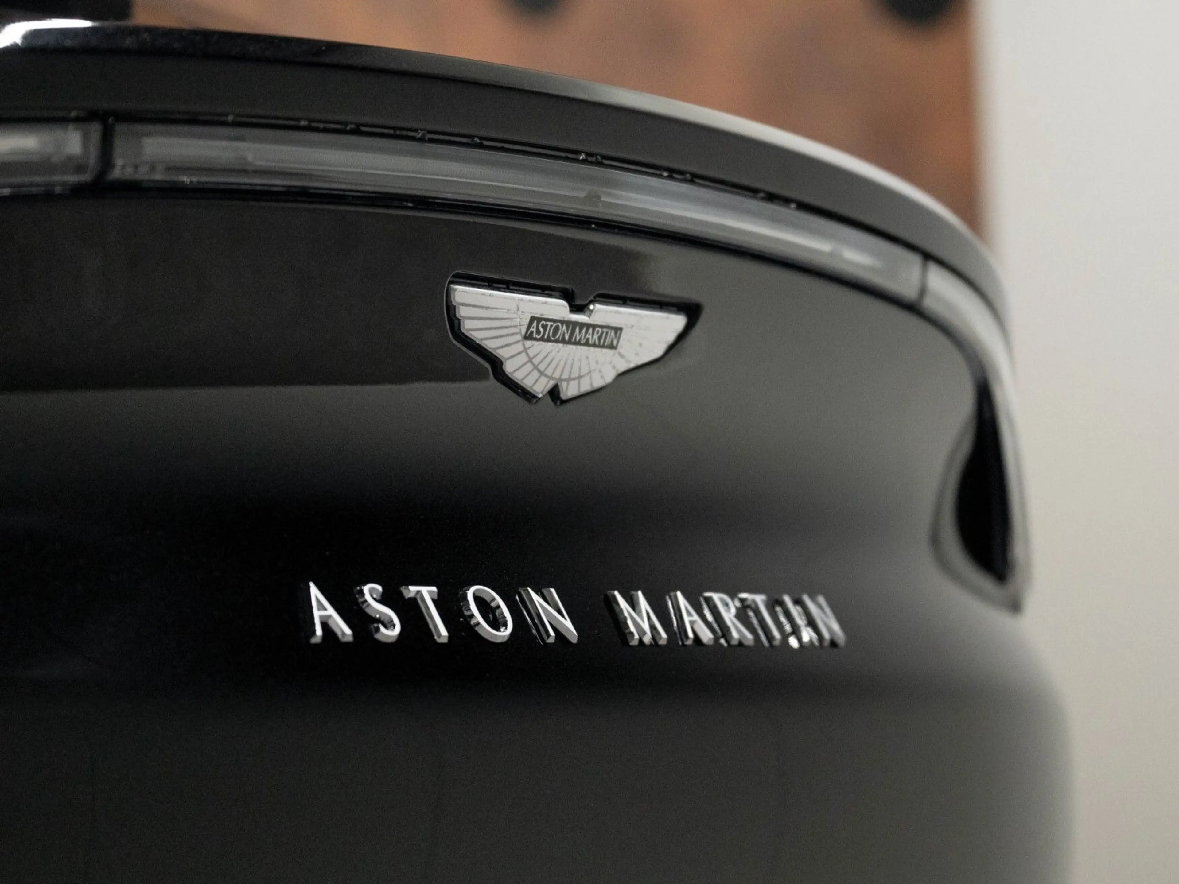 Aston Martin DBX 707 *Carbon*Sitzbelüftung*ACC*360*DesignPack — photo 14