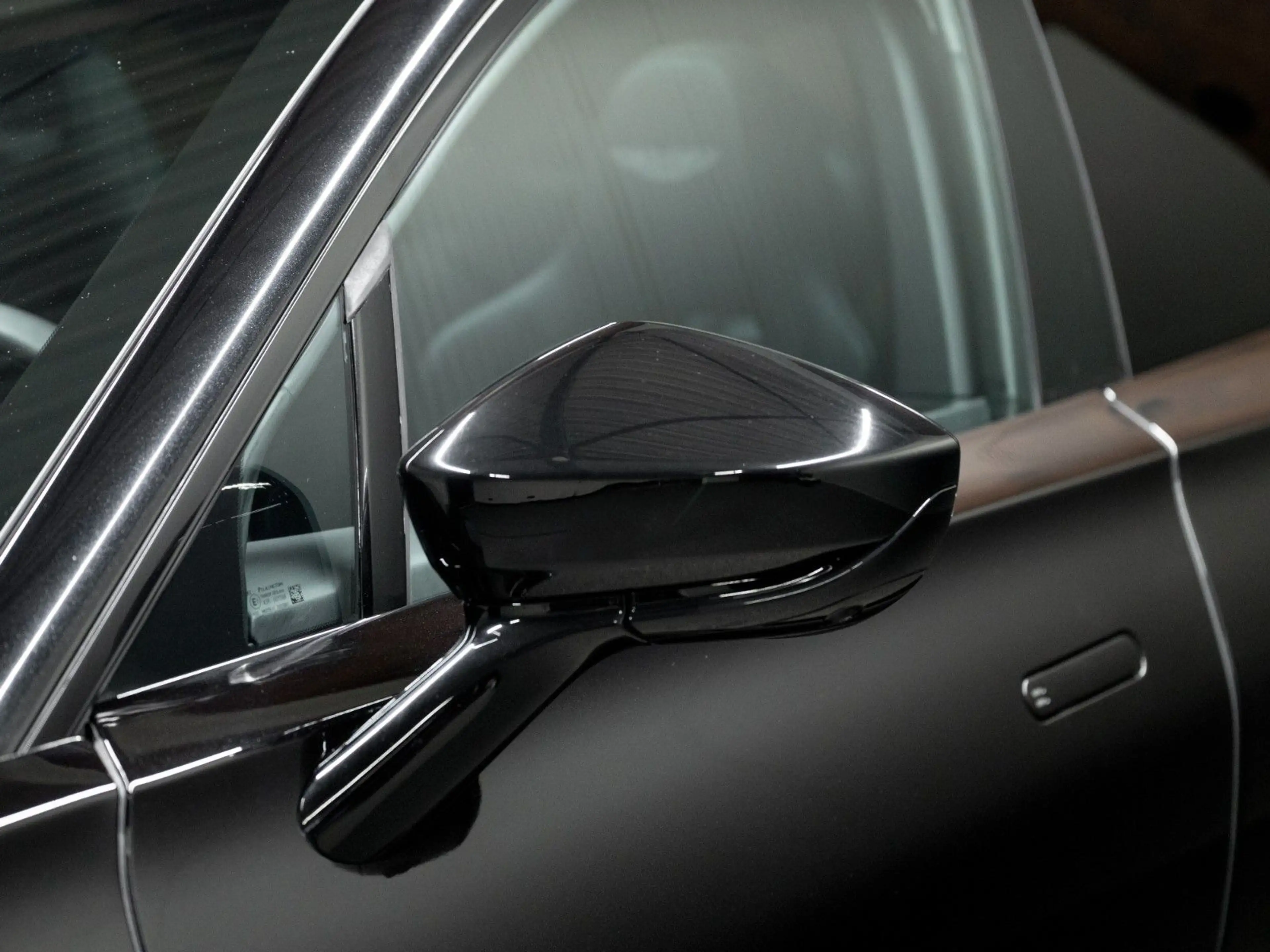 Aston Martin DBX 707 *Carbon*Sitzbelüftung*ACC*360*DesignPack — photo 11