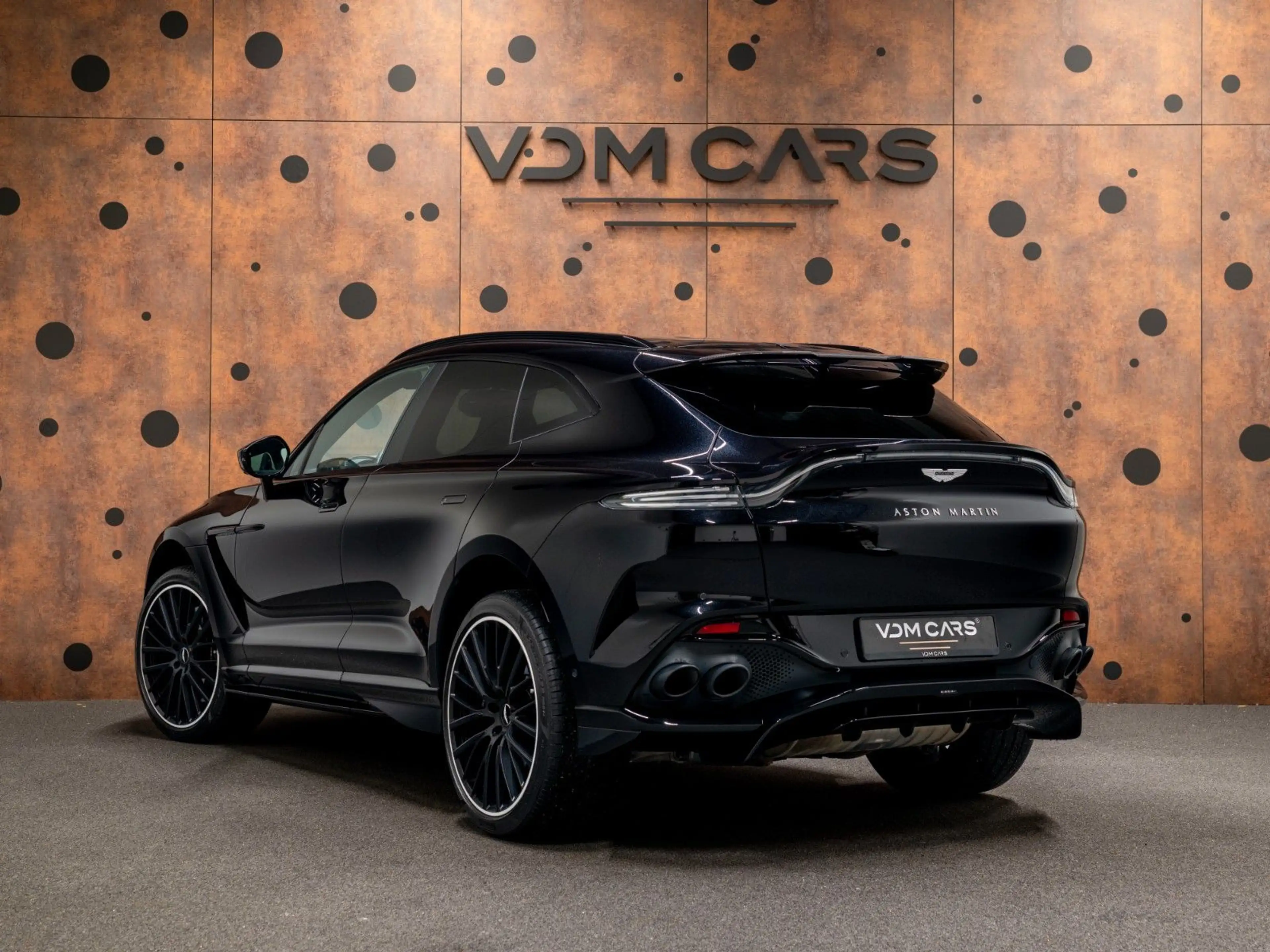 Aston Martin DBX 707 *Carbon*Sitzbelüftung*ACC*360*DesignPack — photo 3