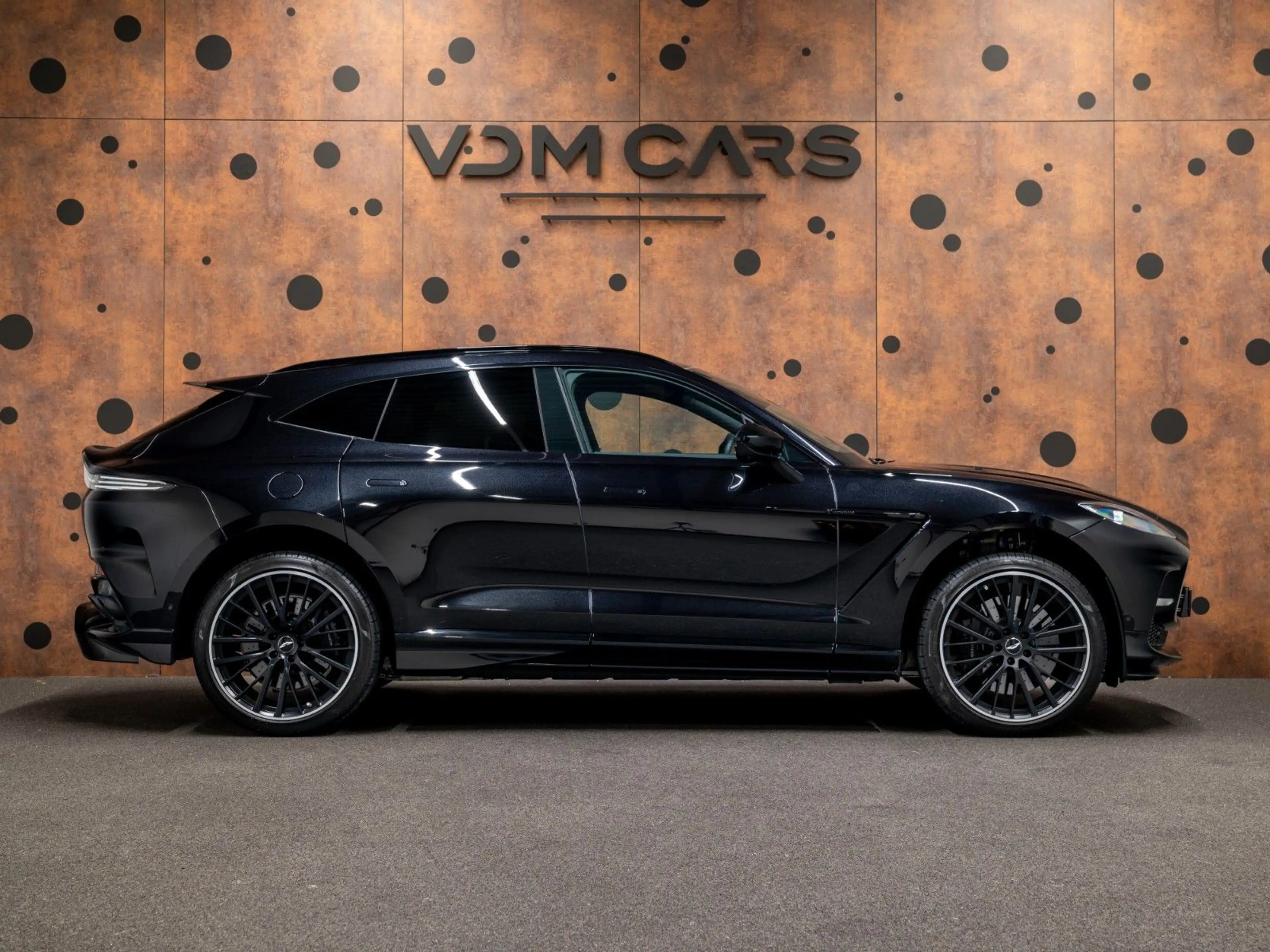 Aston Martin DBX 707 *Carbon*Sitzbelüftung*ACC*360*DesignPack — photo 6