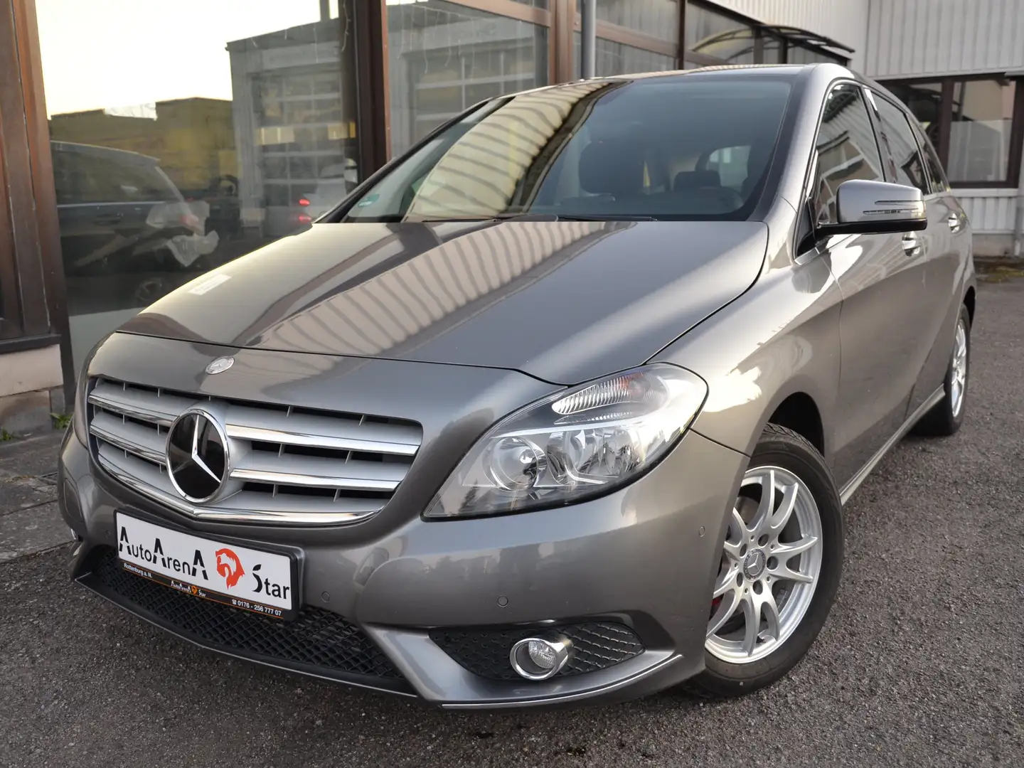 Mercedes-Benz B 180 B 180 ,Alu,Airbag,Klima,Navi,PDC,Shz,Tel,CD-R Grigio - 1