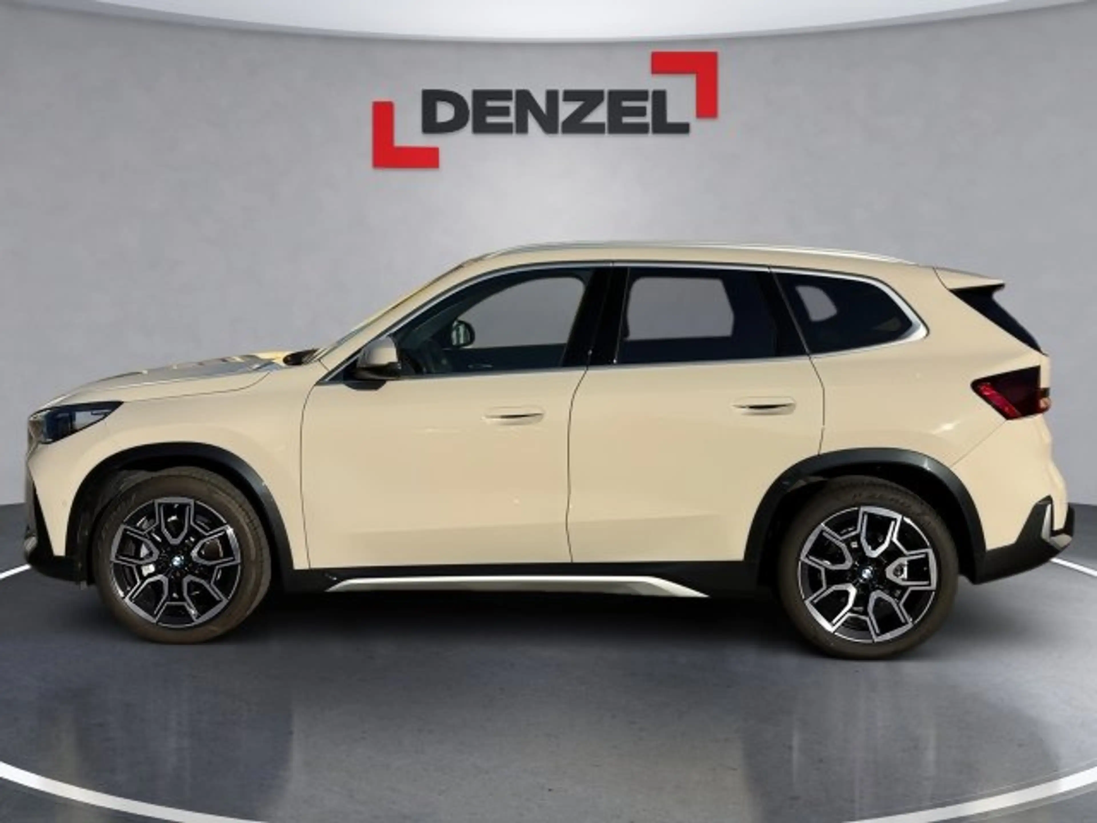 BMW iX1 eDrive20 U11 HB0 — photo 2