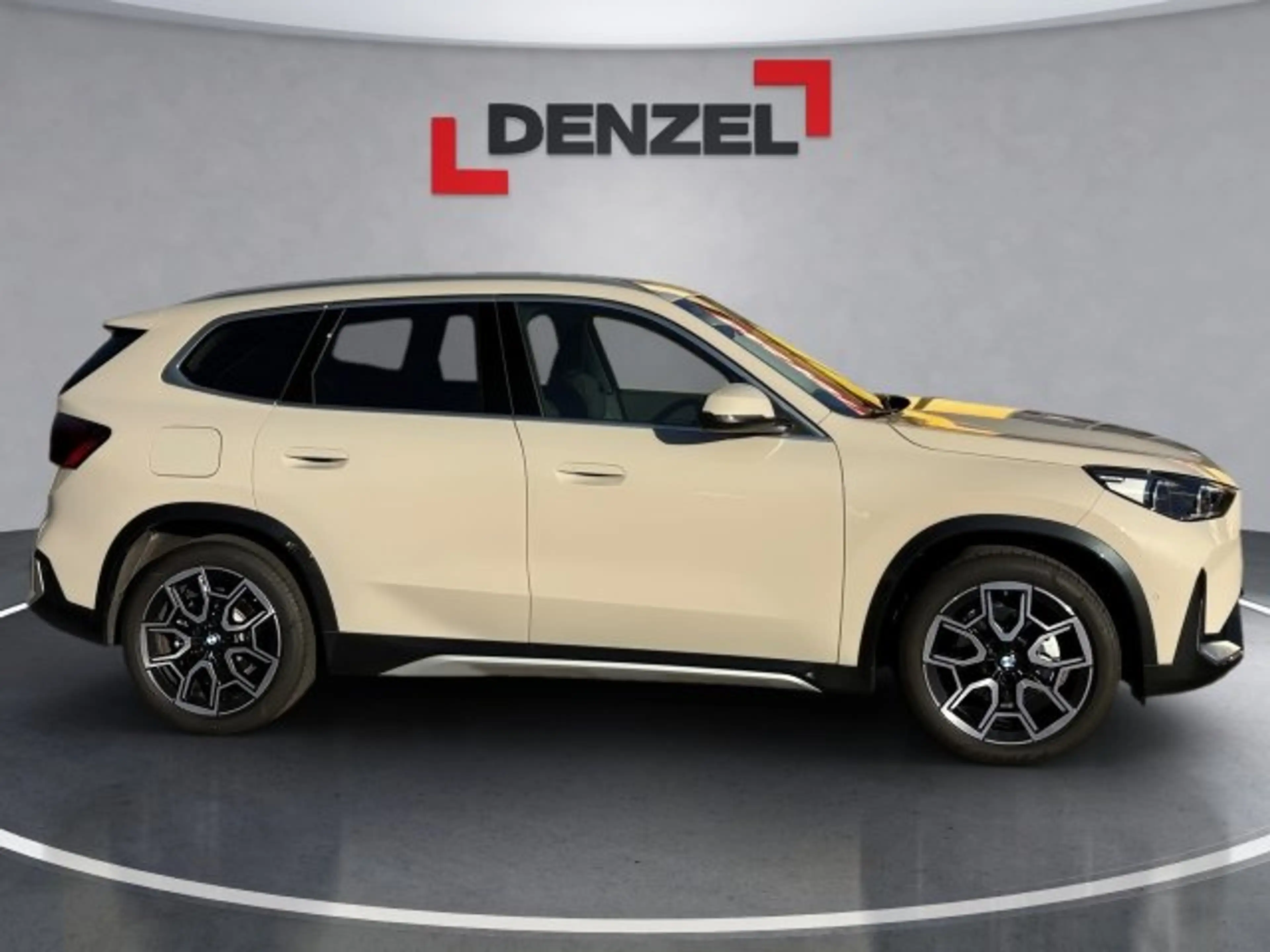 BMW iX1 eDrive20 U11 HB0 — photo 11