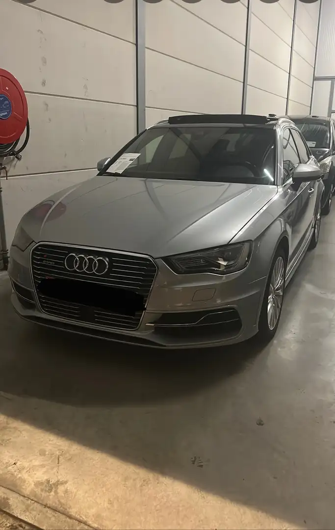 Audi A3 1.4 TFSI Ultra Ambition S line tronic Grey - 2