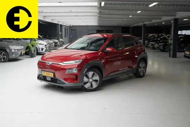 Hyundai KONA EV Premium 64 kWh | Stoelverkoeling | HUD | Stuurv