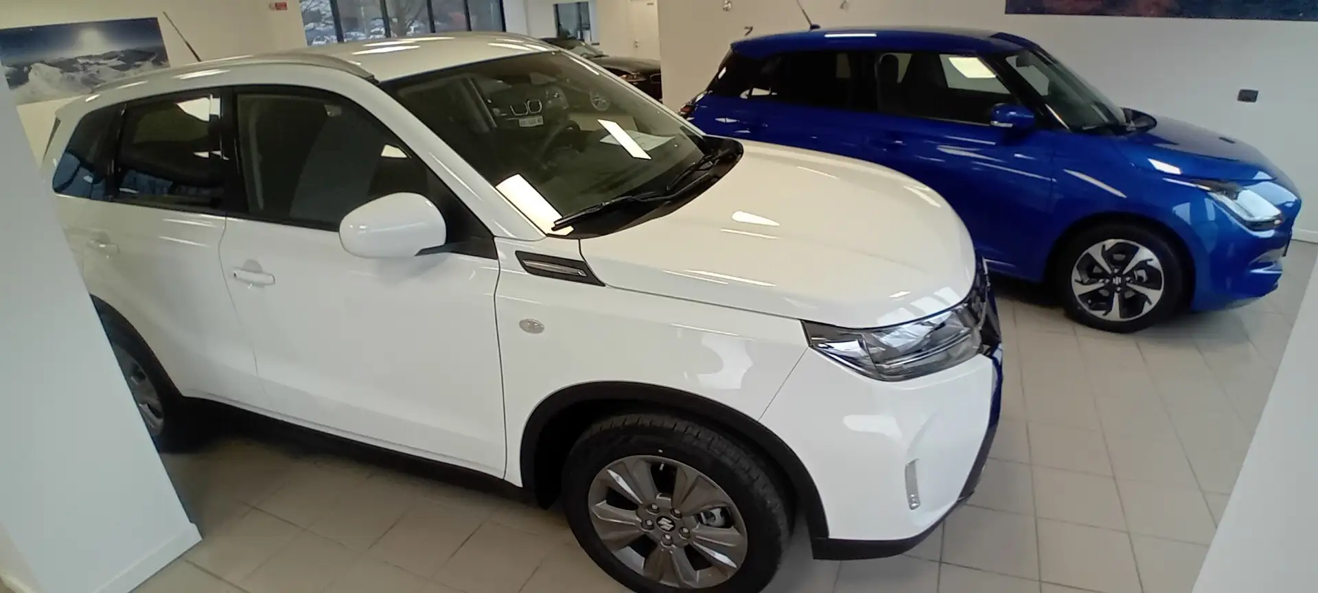 Suzuki Vitara 1.4 Hybrid 4WD AllGrip Cool Bílá - 2
